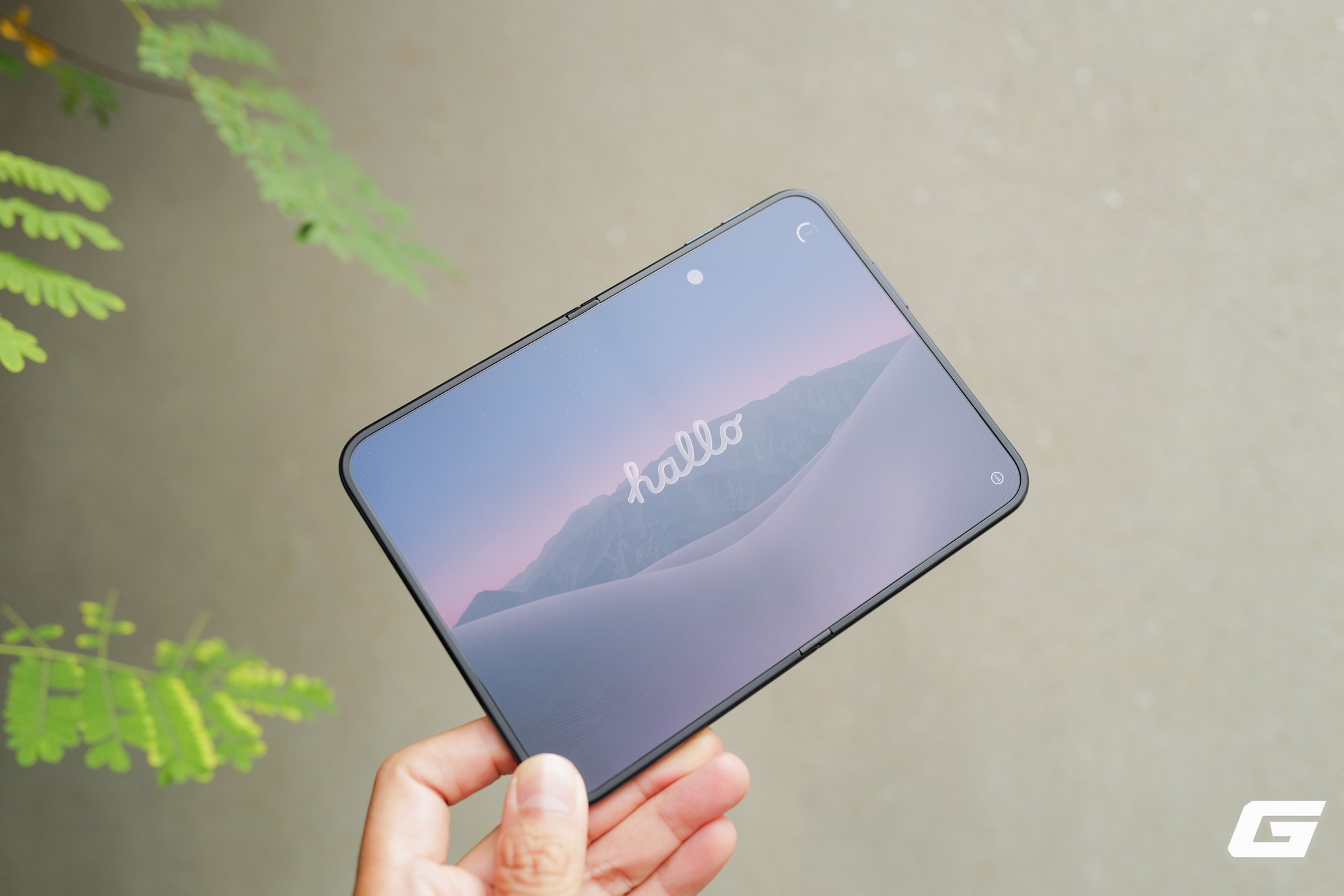 &ldquo;Đập hộp&rdquo; iPhone Duo ch&iacute;nh h&atilde;ng Việt Nam trước ng&agrave;y giao h&agrave;ng: điện thoại gập đầu ti&ecirc;n của T&aacute;o đ&oacute;ng g&oacute;i ra sao? - Ảnh 10.