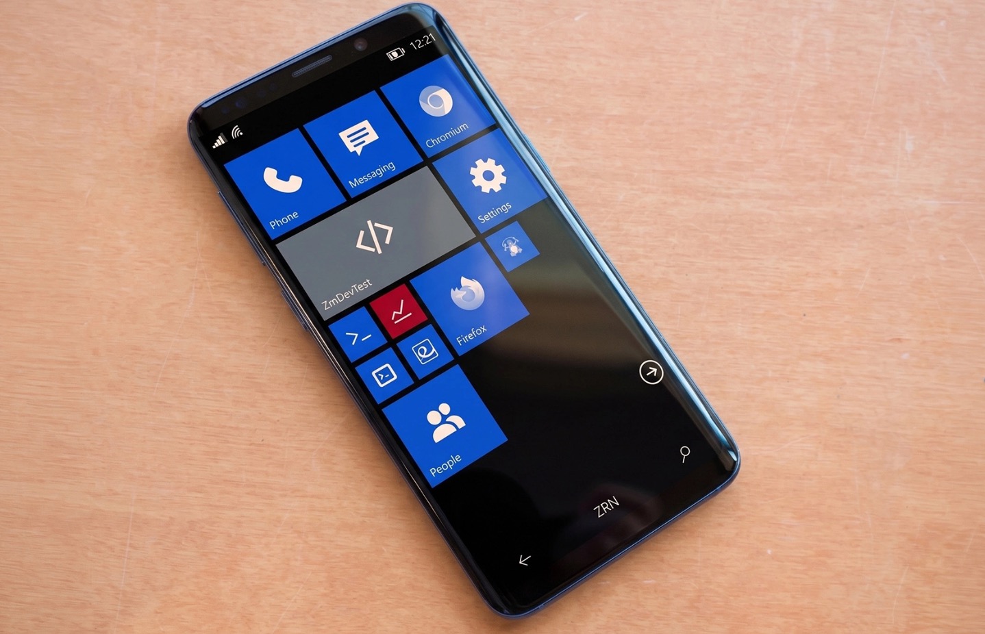 Windows Phone bất ngờ &ldquo;hồi sinh&rdquo; tr&ecirc;n Galaxy S9 với sự hỗ trợ của Claude - Ảnh 3.