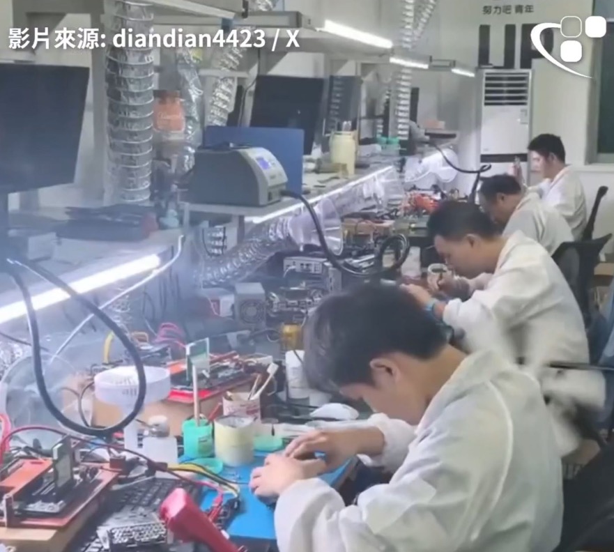 Hàng trăm card RTX 5090 bị tháo lấy chip để phục vụ máy chủ AI tại Trung Quốc - Ảnh 2.