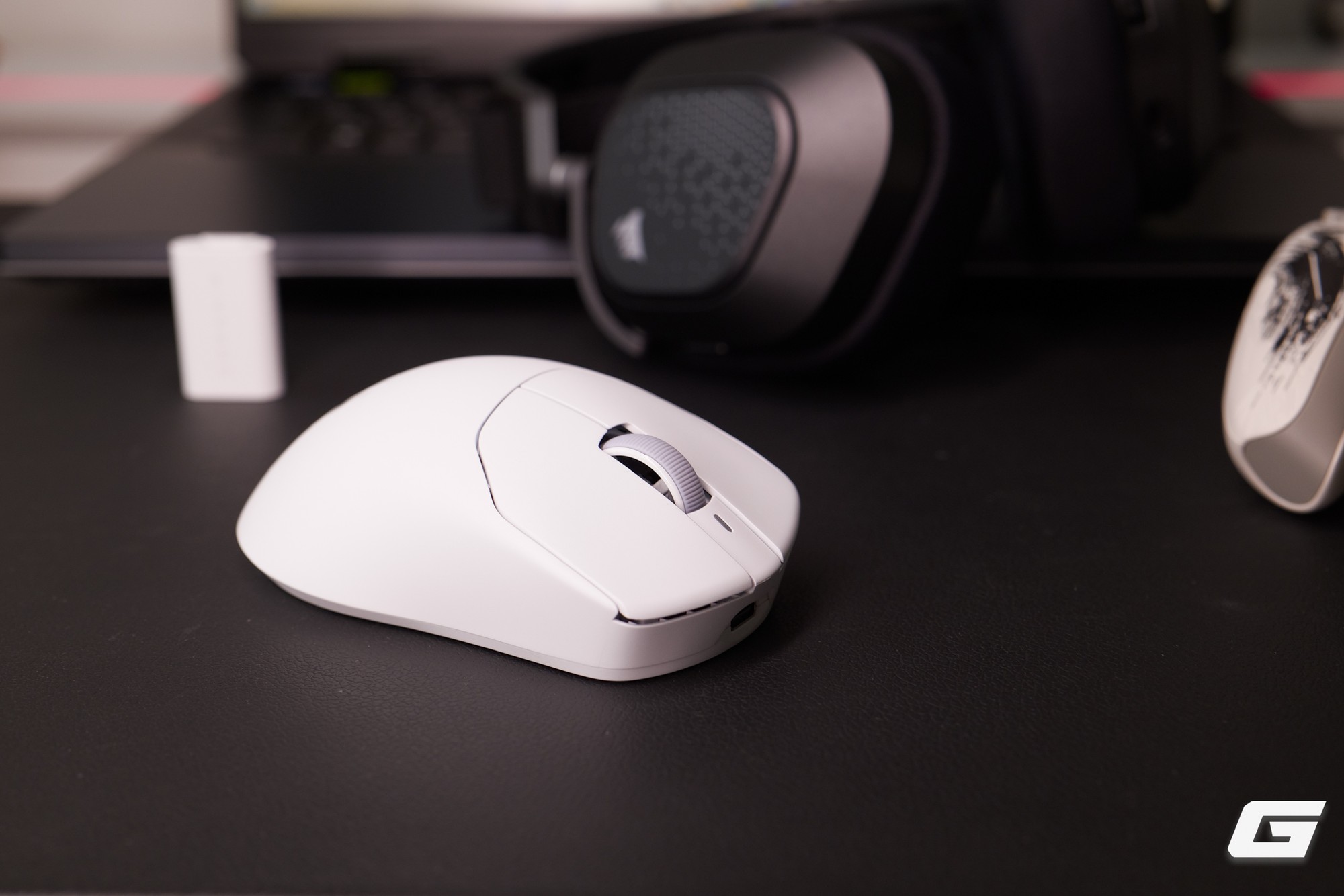 Trên tay bộ đôi Corsair SABRE v3 PRO và HS80 v2 MAX: Chuột siêu nhẹ 41g, tai nghe pin 130 giờ - Ảnh 12.
