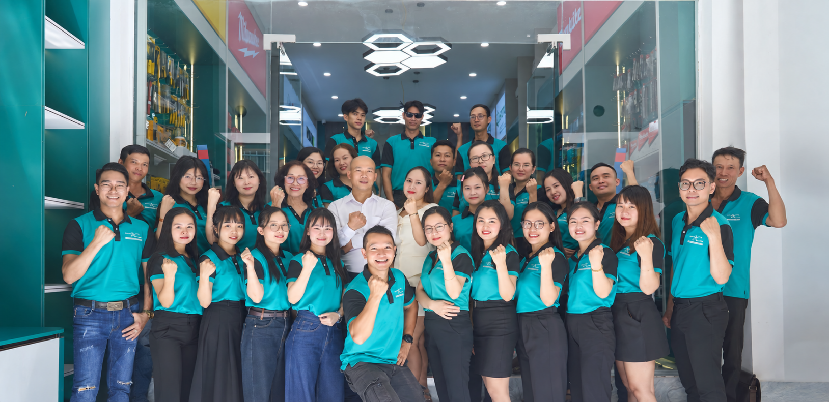 H&agrave;nh tr&igrave;nh 16 năm kết nối niềm tin, n&acirc;ng tầm b&aacute;n lẻ c&ocirc;ng cụ - Ảnh 5.
