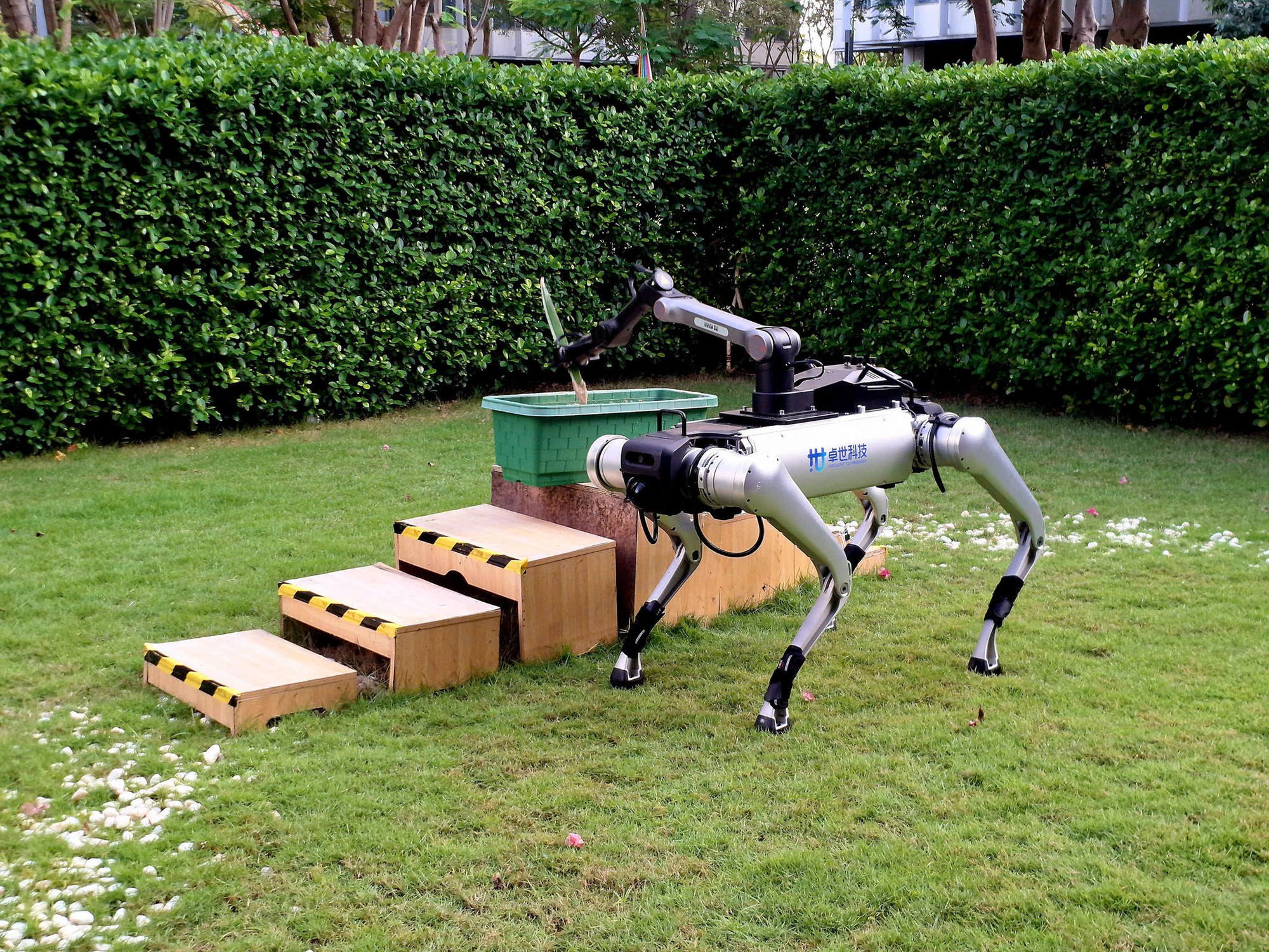 Kh&ocirc;ng l&agrave;m ra con robot n&agrave;o, một c&ocirc;ng ty Trung Quốc muốn trở th&agrave;nh &lsquo;hệ điều h&agrave;nh&rsquo; của ng&agrave;nh robot quy m&ocirc; h&agrave;ng chục tỷ USD- Ảnh 3.