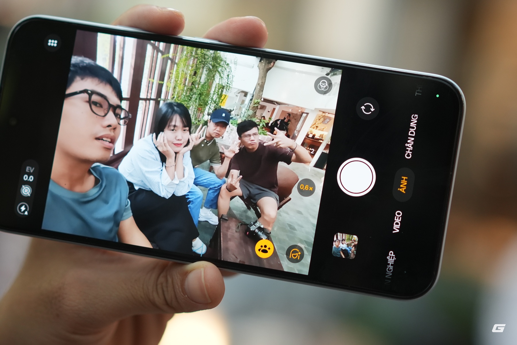 Đ&acirc;y l&agrave; OPPO A7 Pro 5G: Smartphone d&ograve;ng A đầu ti&ecirc;n khiến m&igrave;nh chủ động lật camera selfie khi đi chơi - Ảnh 3.