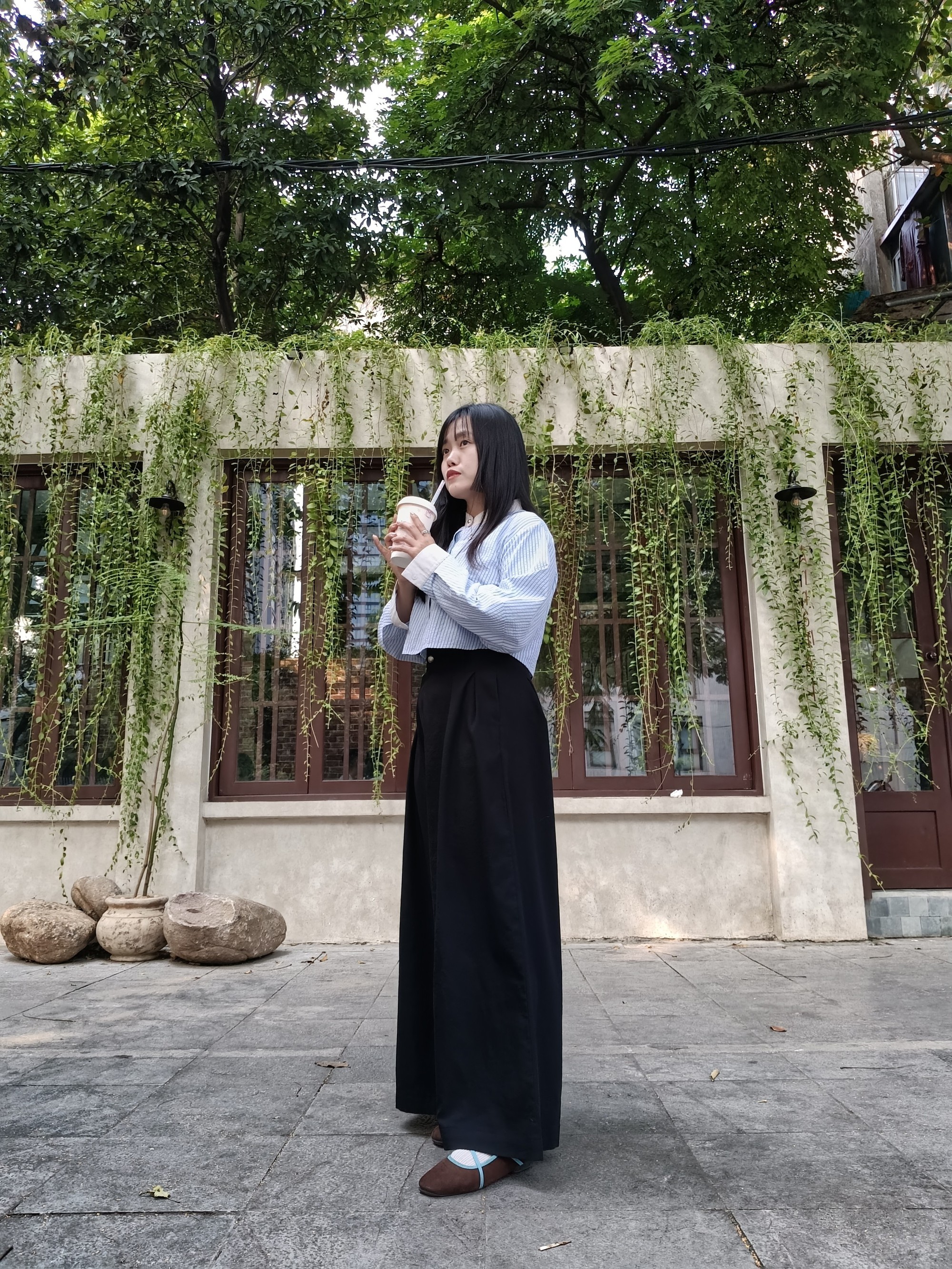 Đ&acirc;y l&agrave; OPPO A7 Pro 5G: Smartphone d&ograve;ng A đầu ti&ecirc;n khiến m&igrave;nh chủ động lật camera selfie khi đi chơi - Ảnh 11.