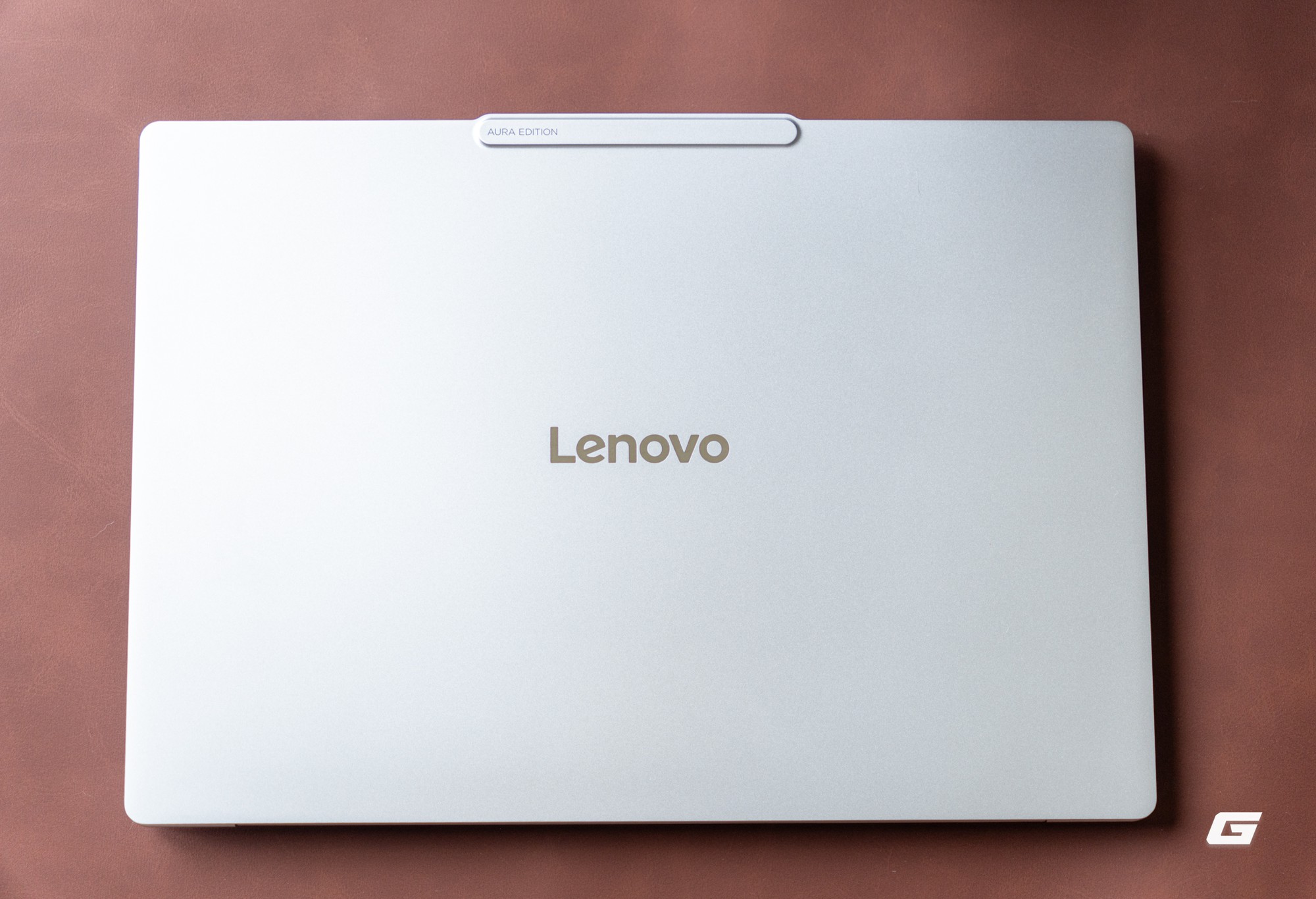 Trên tay Lenovo Yoga Slim 7 Gen 11 Aura Edition: Nhẹ tênh trên một tay, Core Ultra 7 355 dư sức đáp ứng công việc hằng ngày, Aura Edition nhiều tính năng thông minh - Ảnh 3.