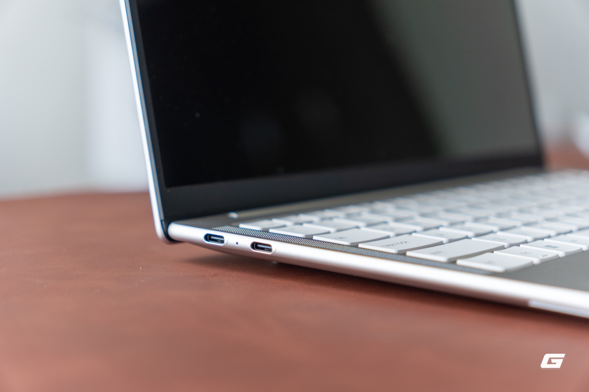 Trên tay Lenovo Yoga Slim 7 Gen 11 Aura Edition: Nhẹ tênh trên một tay, Core Ultra 7 355 dư sức đáp ứng công việc hằng ngày, Aura Edition nhiều tính năng thông minh - Ảnh 13.