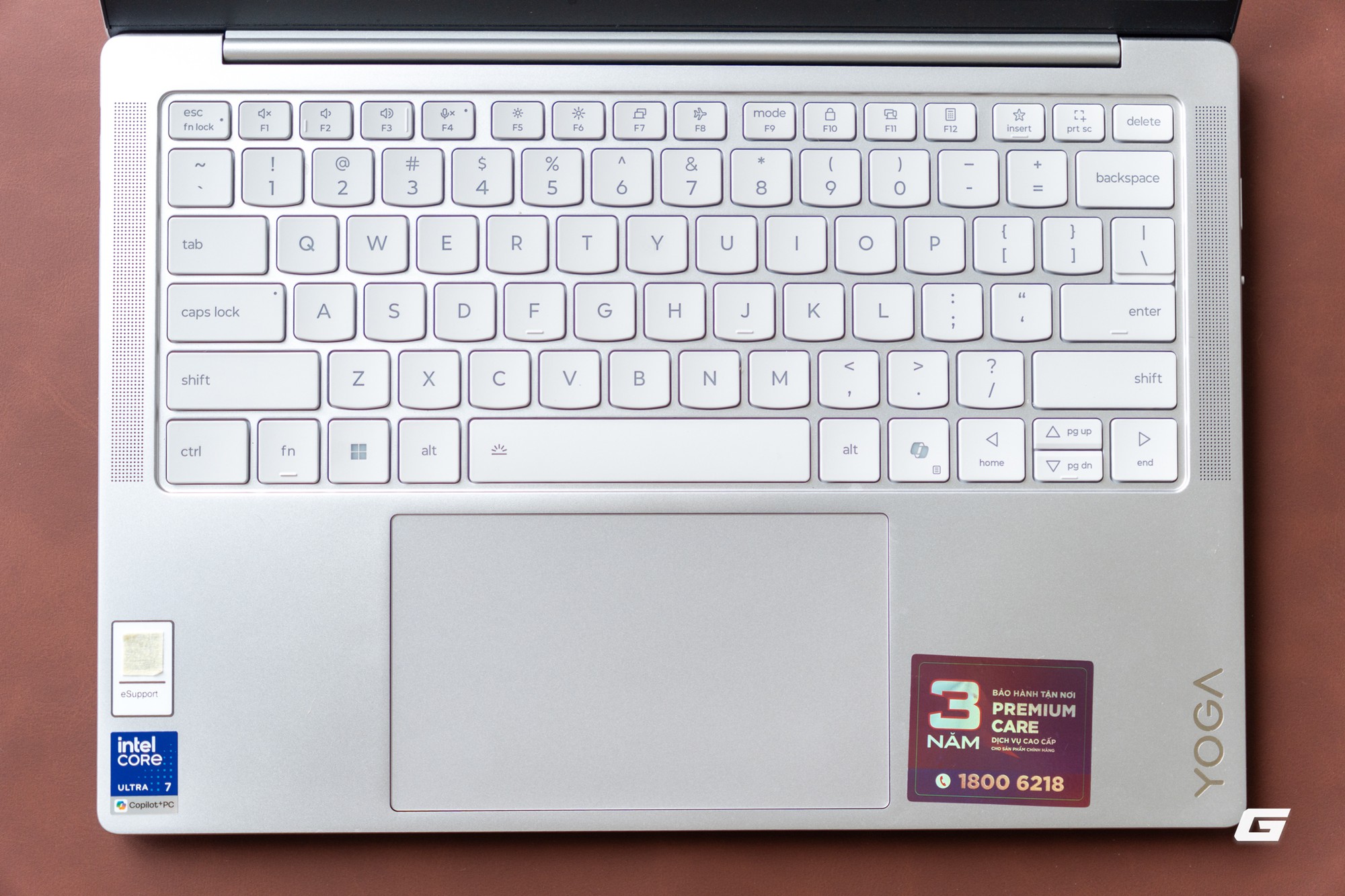 Trên tay Lenovo Yoga Slim 7 Gen 11 Aura Edition: Nhẹ tênh trên một tay, Core Ultra 7 355 dư sức đáp ứng công việc hằng ngày, Aura Edition nhiều tính năng thông minh - Ảnh 7.