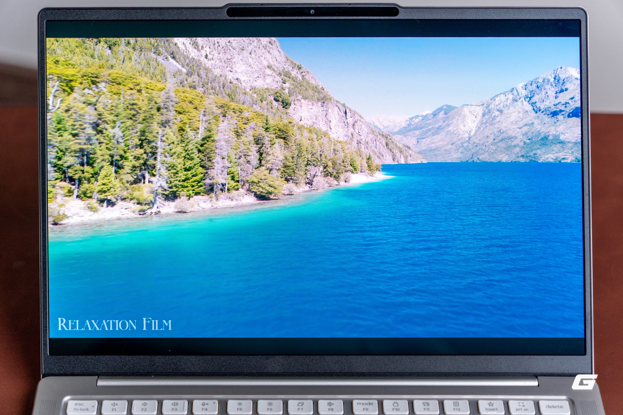 Trên tay Lenovo Yoga Slim 7 Gen 11 Aura Edition: Nhẹ tênh trên một tay, Core Ultra 7 355 dư sức đáp ứng công việc hằng ngày, Aura Edition nhiều tính năng thông minh - Ảnh 10.