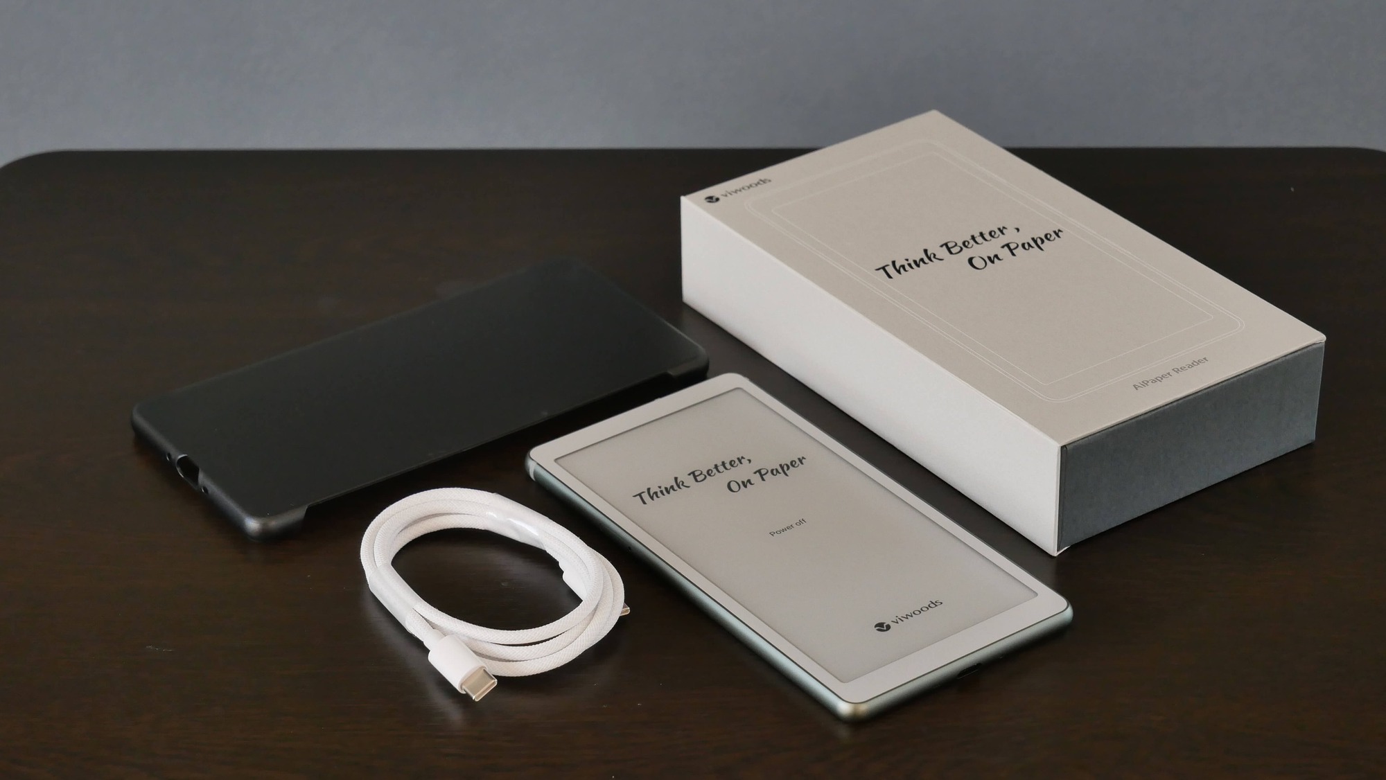 Tr&ecirc;n tay nhanh Viwoods AIPaper Reader: Chiếc m&aacute;y đọc s&aacute;ch mang h&igrave;nh h&agrave;i smartphone với thiết kế tối giản- Ảnh 1.