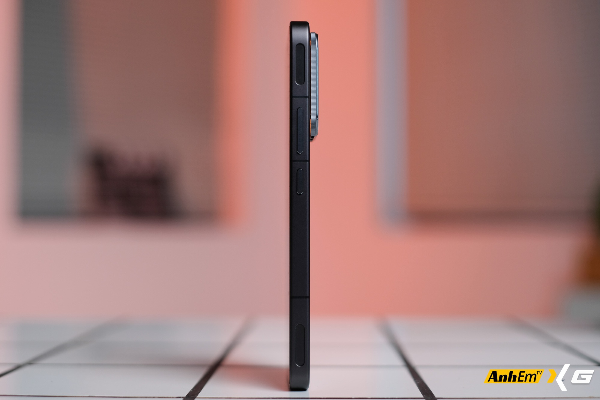 Smartphone n&agrave;y &ldquo;ph&aacute; đảo cấu h&igrave;nh&rdquo; với 4,3 triệu điểm AnTuTu, c&oacute; quạt thổi v&ugrave; v&ugrave; v&agrave; trong hộp c&ograve;n k&egrave;m cả&hellip; chổi- Ảnh 8.