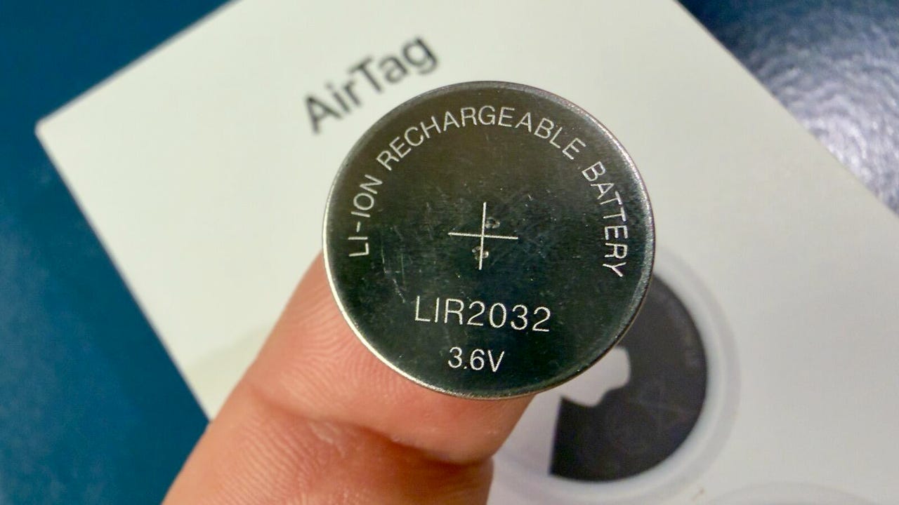 Sai lầm tai hại khi thay thế pin d&ugrave;ng một lần bằng pin sạc cho Apple AirTag: Tưởng tiết kiệm h&oacute;a ra ph&aacute; hỏng thiết bị- Ảnh 1.
