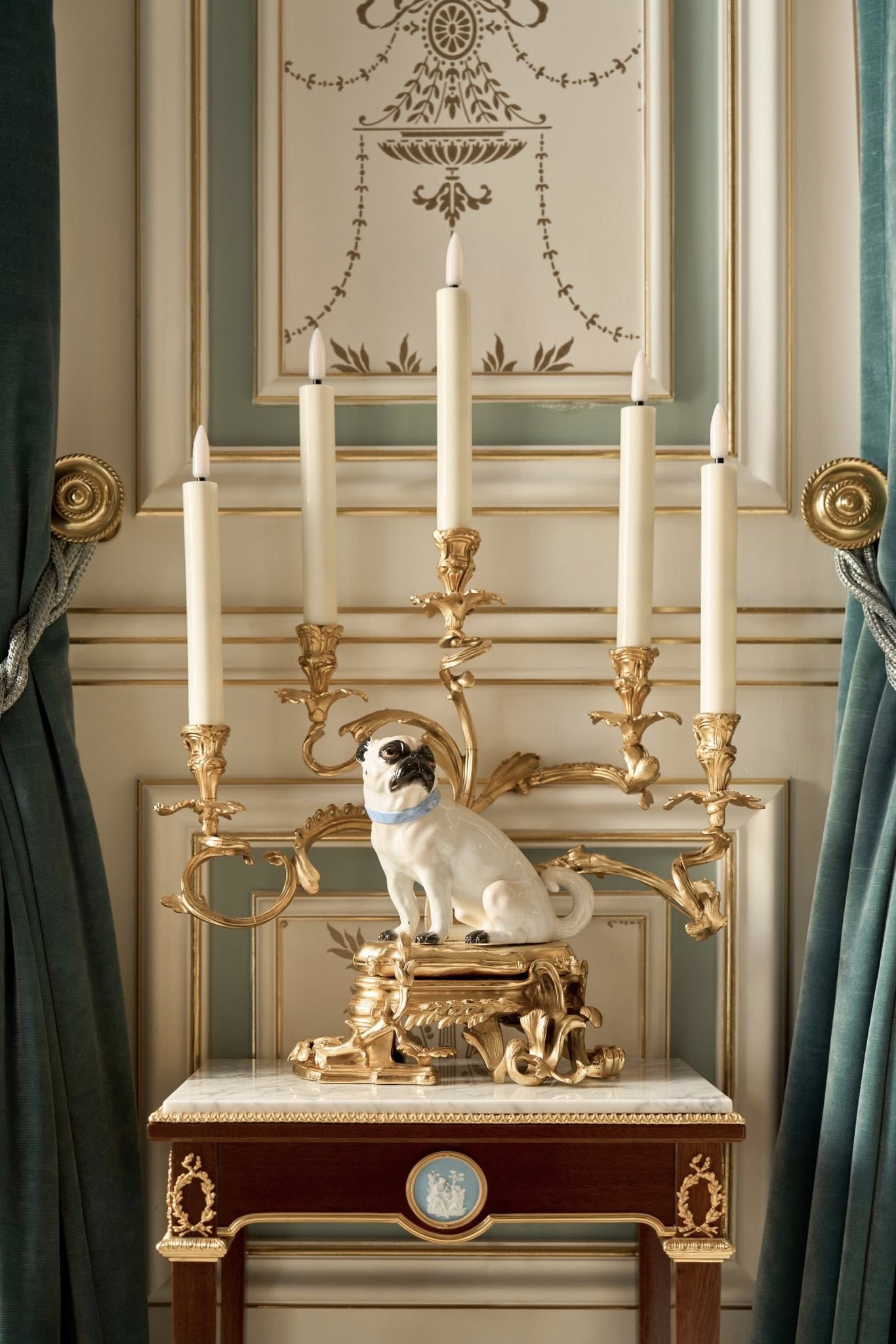 Biệt thự triệu đô ở TP.HCM của Thái Công bị chê "nhìn thôi đã thấy mệt" - Ảnh 10. Biệt thự triệu đô ở TP.HCM của Thái Công bị chê "nhìn thôi đã thấy mệt" - Ảnh 10.