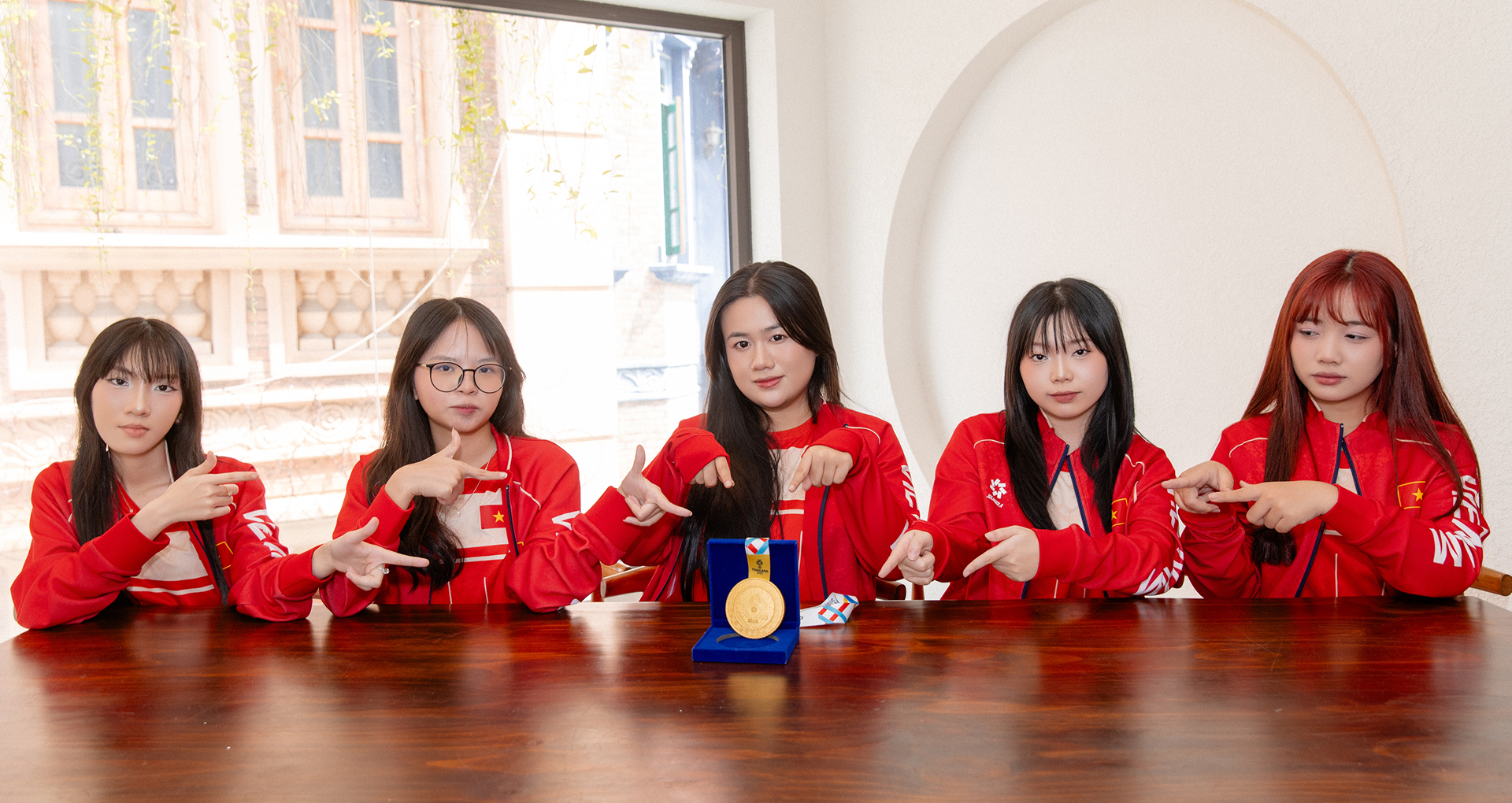 C&aacute;ch những tuyển thủ nữ Li&ecirc;n Qu&acirc;n Mobile Việt Nam 'chiến đấu' cho đam m&ecirc; của m&igrave;nh: &ldquo;Bố mẹ cho con 2 tuần, được th&igrave; đi SEA games, kh&ocirc;ng được về đi l&agrave;m lại&rdquo;- Ảnh 7.