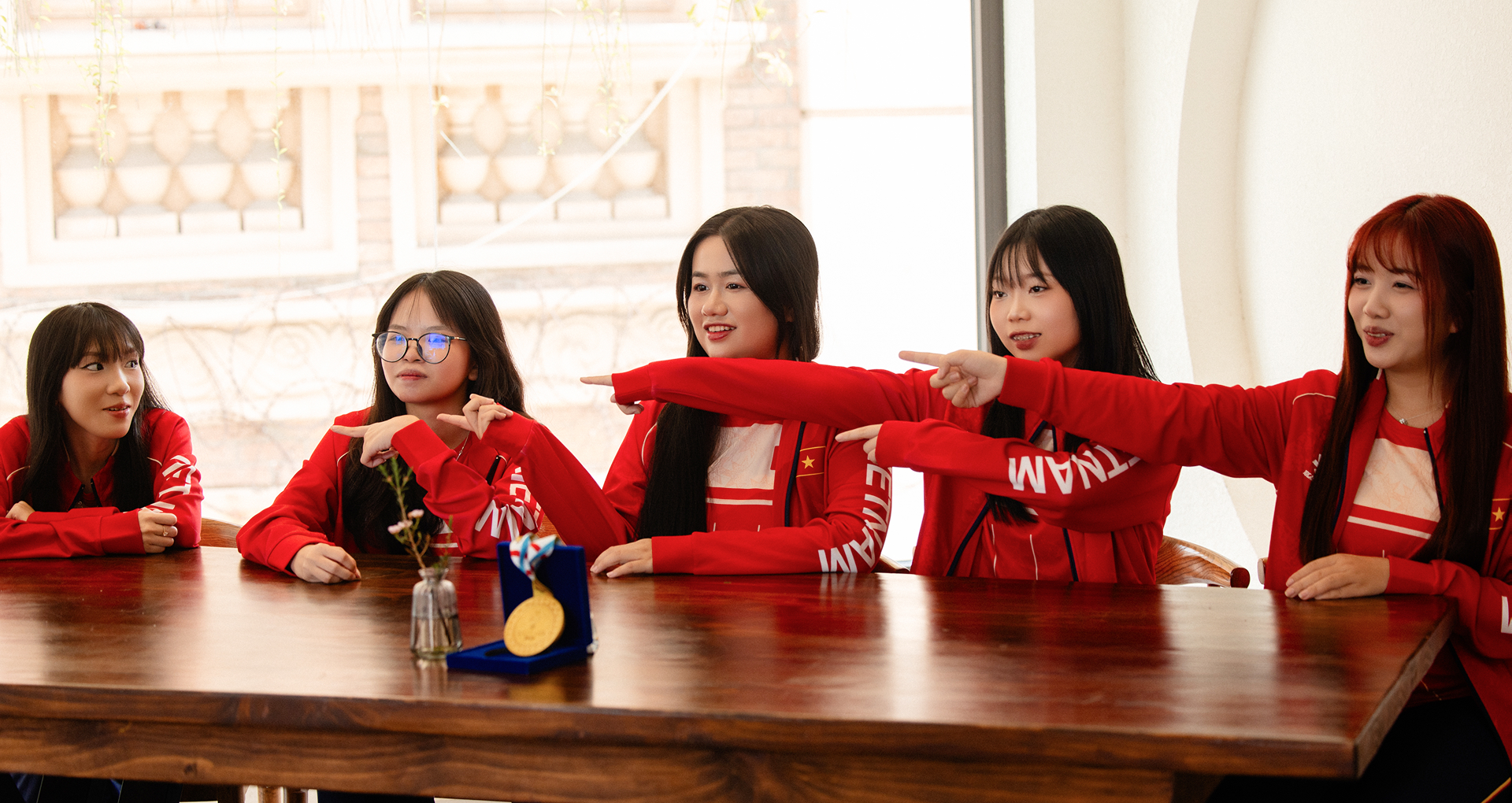 C&aacute;ch những tuyển thủ nữ Li&ecirc;n Qu&acirc;n Mobile Việt Nam 'chiến đấu' cho đam m&ecirc; của m&igrave;nh: &ldquo;Bố mẹ cho con 2 tuần, được th&igrave; đi SEA games, kh&ocirc;ng được về đi l&agrave;m lại&rdquo;- Ảnh 19.