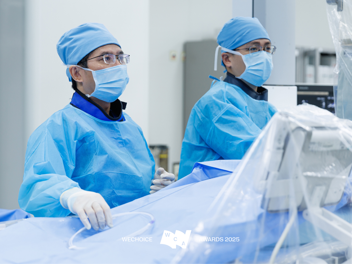 Hai bệnh viện, một &ecirc;-k&iacute;p b&aacute;c sĩ, v&agrave; h&agrave;nh tr&igrave;nh đi cứu những tr&aacute;i tim nhỏ bằng quả d&acirc;u t&acirc;y ở trong bụng mẹ- Ảnh 18.