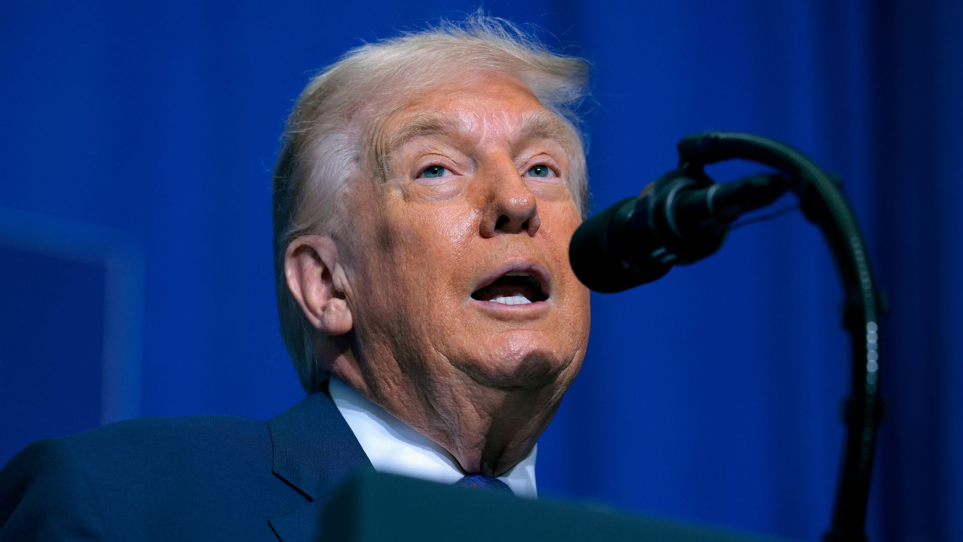 Ông Trump ra lệnh công khai hồ sơ về vật thể bay không xác định! Các nhà khoa học cảnh báo: Sự thật có thể đáng sợ hơn tưởng tượng- Ảnh 1.