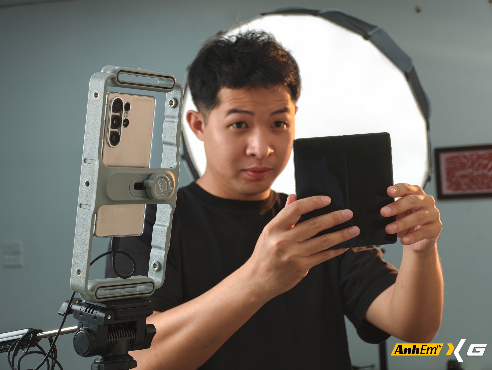 Reviewer Hải Triều đ&aacute;nh gi&aacute; Galaxy S25 Ultra sau 1 năm sử dụng: Kh&ocirc;ng chỉ l&agrave; smartphone, m&agrave; l&agrave; "cần c&acirc;u cơm" thực sự- Ảnh 1.