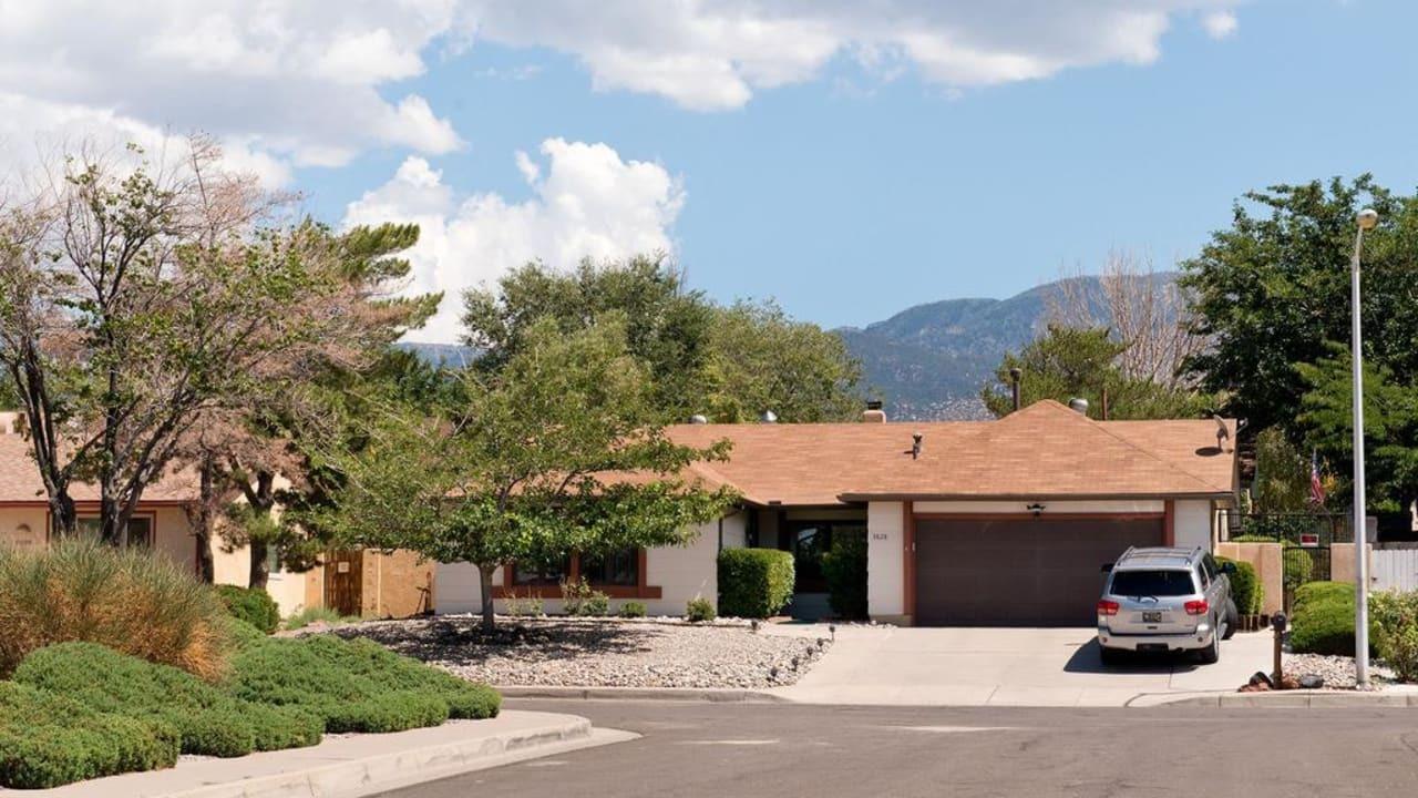 Mở b&aacute;n ng&ocirc;i nh&agrave; của "thầy Bạch" trong Breaking Bad, gi&aacute; hơn 10 tỷ đồng- Ảnh 2.