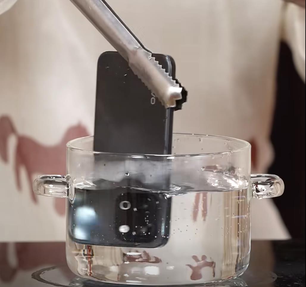 Livestream 6 tiếng còn pin còn live: Khi Y31d bước vào bài test kéo dài suốt một ngày Tết - Ảnh 3. Livestream 6 tiếng còn pin còn live: Khi Y31d bước vào bài test kéo dài suốt một ngày Tết - Ảnh 3.