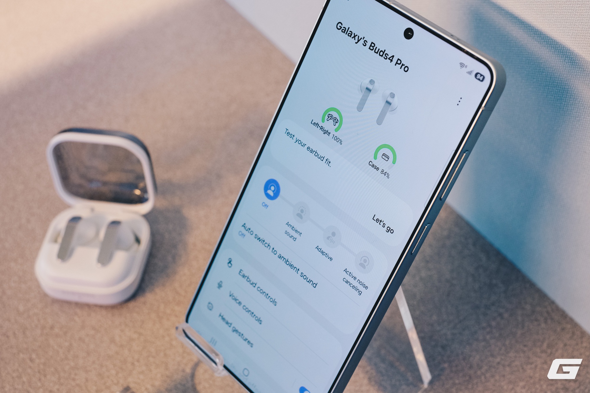 Tr&ecirc;n tay Galaxy Buds4 series: Khi Samsung bỏ chi tiết g&acirc;y tranh c&atilde;i để "all-in" v&agrave;o chất &acirc;m- Ảnh 8.