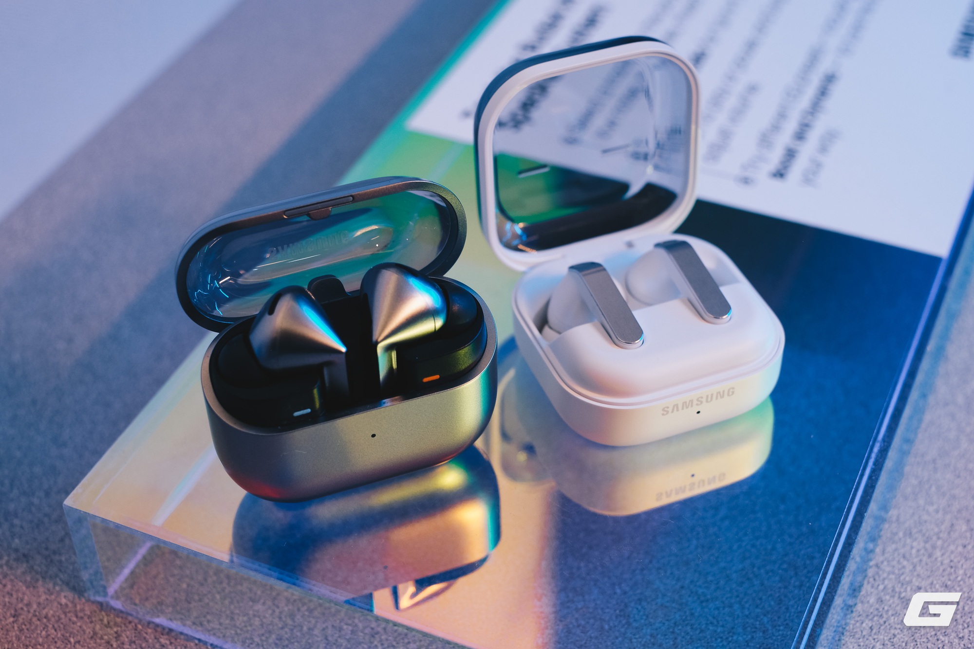 Tr&ecirc;n tay Galaxy Buds4 series: Khi Samsung bỏ chi tiết g&acirc;y tranh c&atilde;i để "all-in" v&agrave;o chất &acirc;m- Ảnh 3.