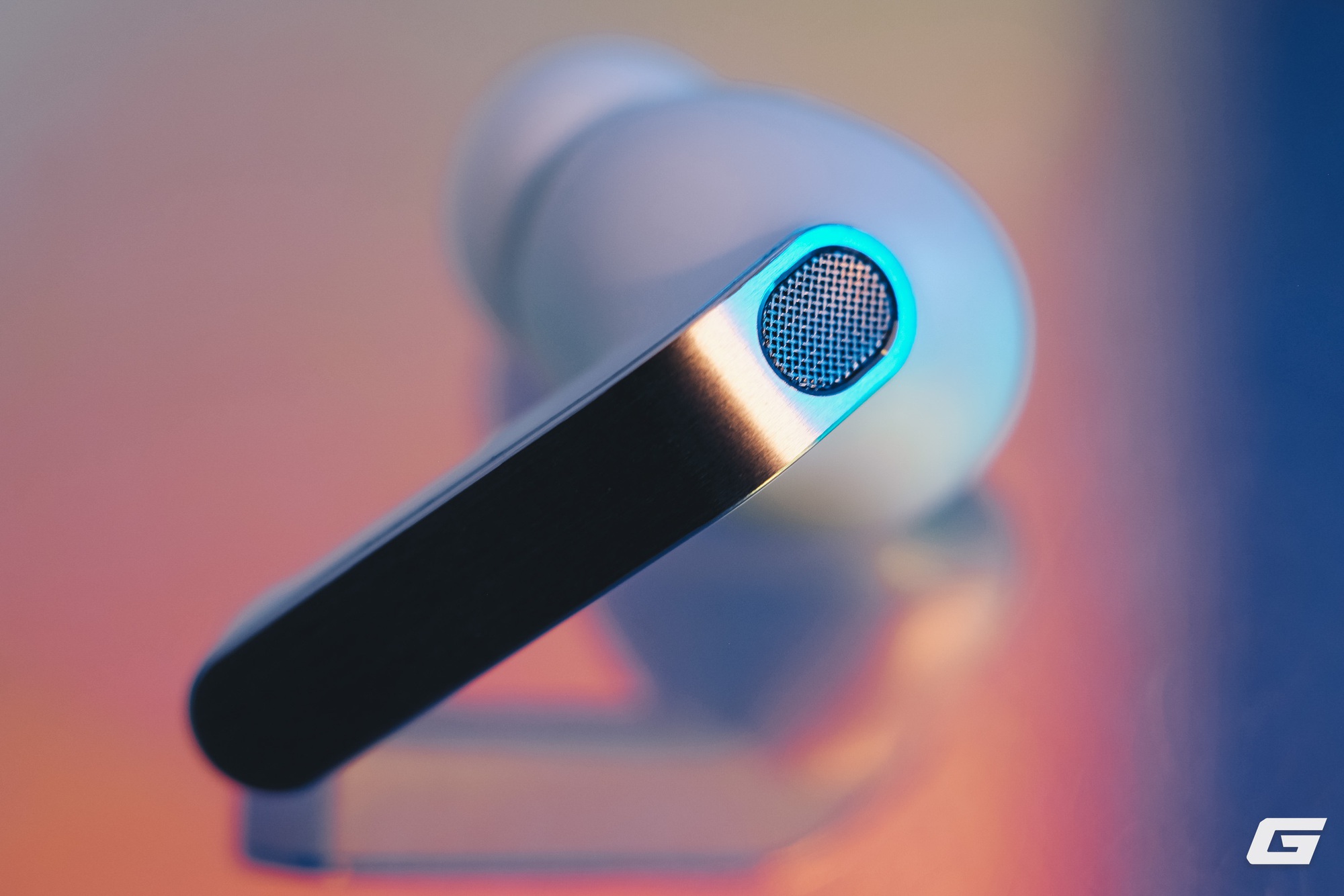 Tr&ecirc;n tay Galaxy Buds4 series: Khi Samsung bỏ chi tiết g&acirc;y tranh c&atilde;i để "all-in" v&agrave;o chất &acirc;m- Ảnh 4.