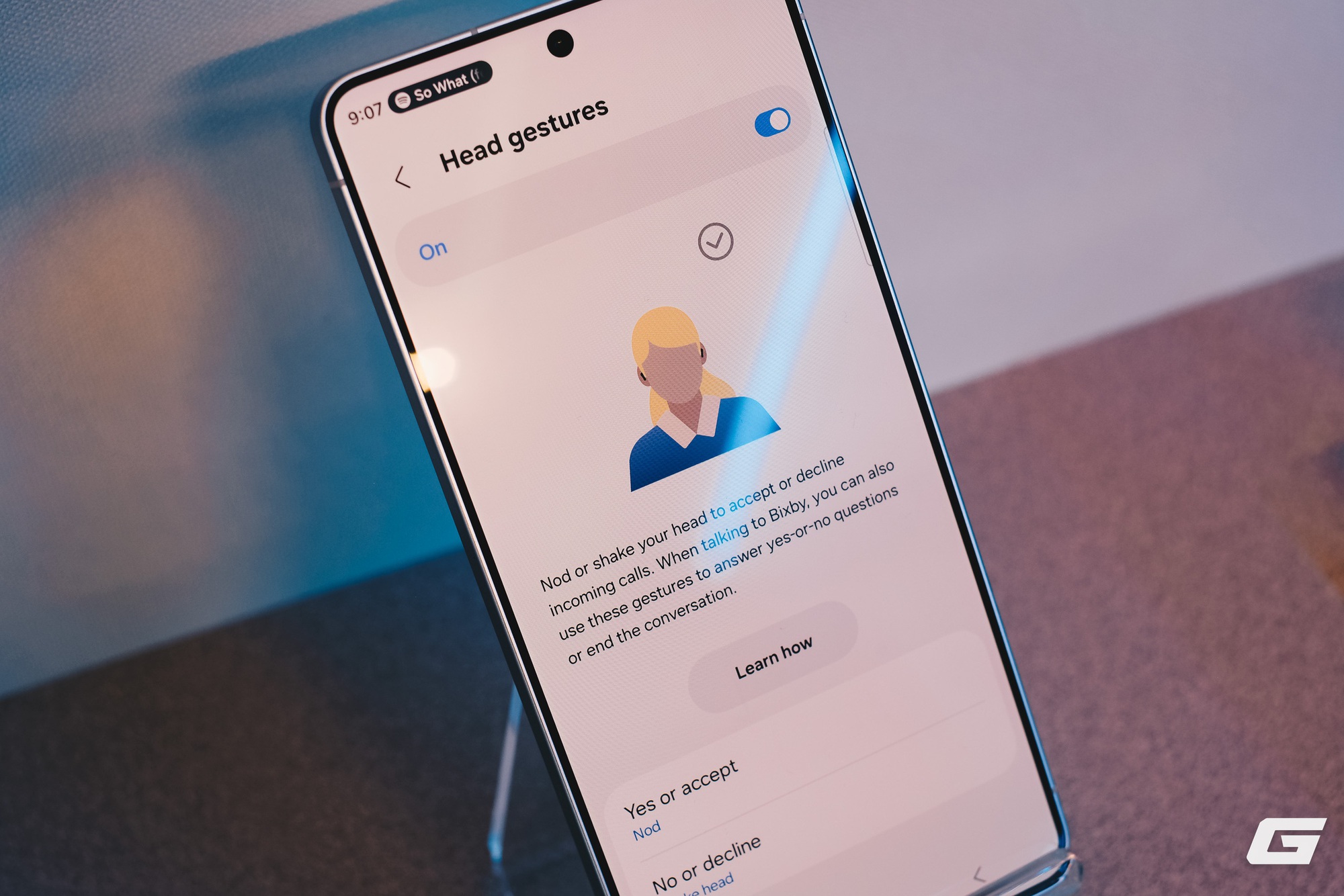 Tr&ecirc;n tay Galaxy Buds4 series: Khi Samsung bỏ chi tiết g&acirc;y tranh c&atilde;i để "all-in" v&agrave;o chất &acirc;m- Ảnh 7.