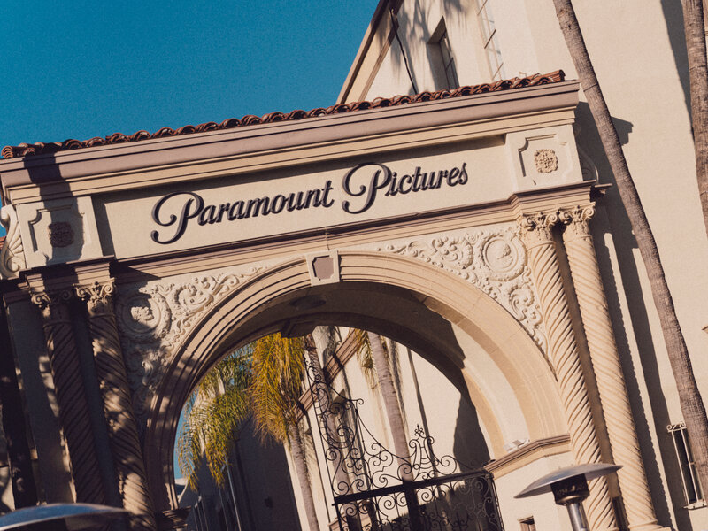 Netflix r&uacute;t lui khỏi thương vụ Warner Bros., cầm theo h&agrave;ng tỷ USD tiền &ldquo;b&ocirc;i trơn&rdquo; của Paramount - Ảnh 2.