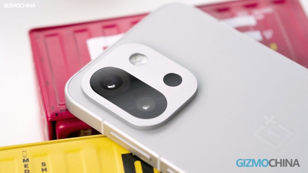 OnePlus 15T lộ cấu h&igrave;nh: Pin 7.500mAh, m&agrave;n 165Hz, chip Snapdragon 8 Elite Gen 5 nhưng camera g&acirc;y hụt hẫng?- Ảnh 1.