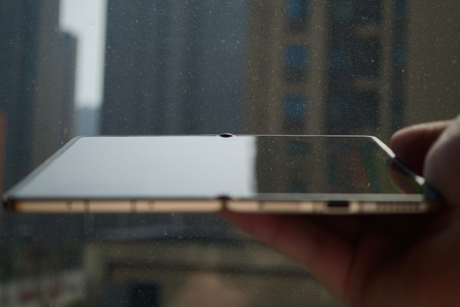 Honor Magic V6 lộ diện m&agrave;n h&igrave;nh &ldquo;kh&ocirc;ng nếp gấp&rdquo;, tham vọng vượt mặt Samsung v&agrave; Oppo trong cuộc đua foldable 2026- Ảnh 2.