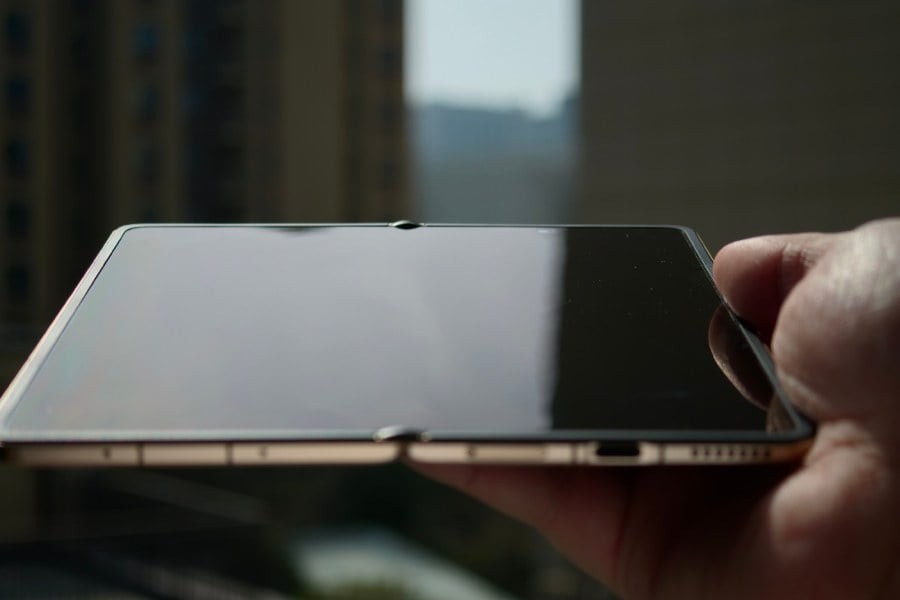 Honor Magic V6 lộ diện m&agrave;n h&igrave;nh &ldquo;kh&ocirc;ng nếp gấp&rdquo;, tham vọng vượt mặt Samsung v&agrave; Oppo trong cuộc đua foldable 2026- Ảnh 1.