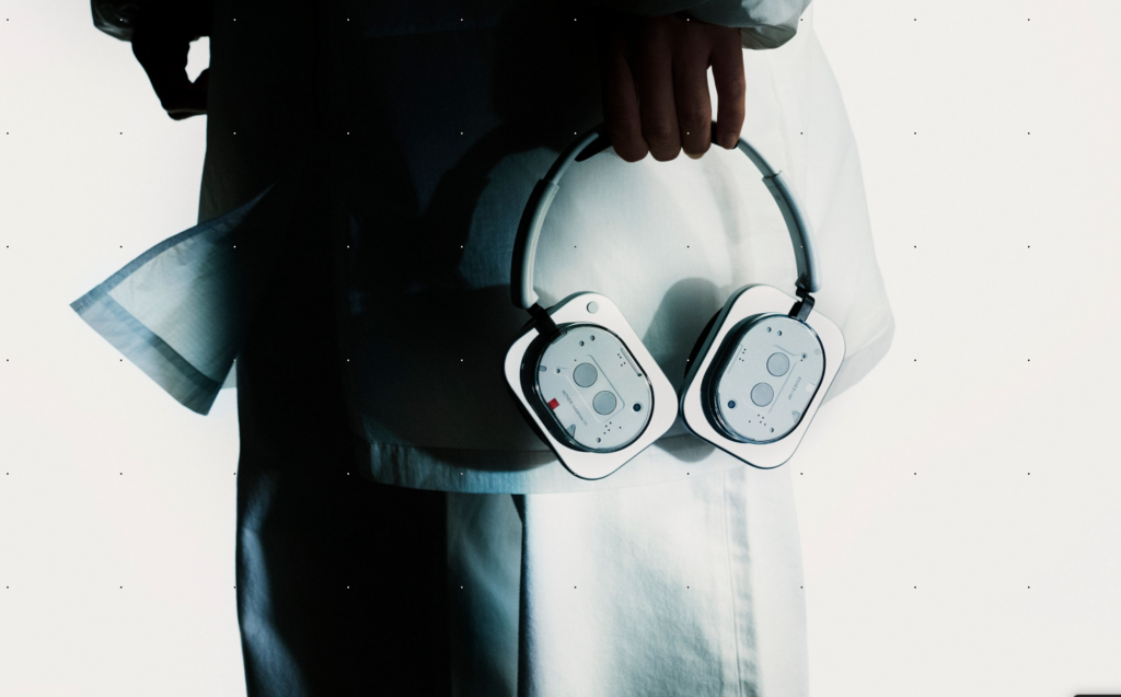 Tai nghe Nothing gi&aacute; chỉ hơn 4 triệu đồng sắp ra mắt: Pin 35 giờ, ANC, thiết kế trong suốt nhưng c&oacute; một điểm phải đ&aacute;nh đổi- Ảnh 1.