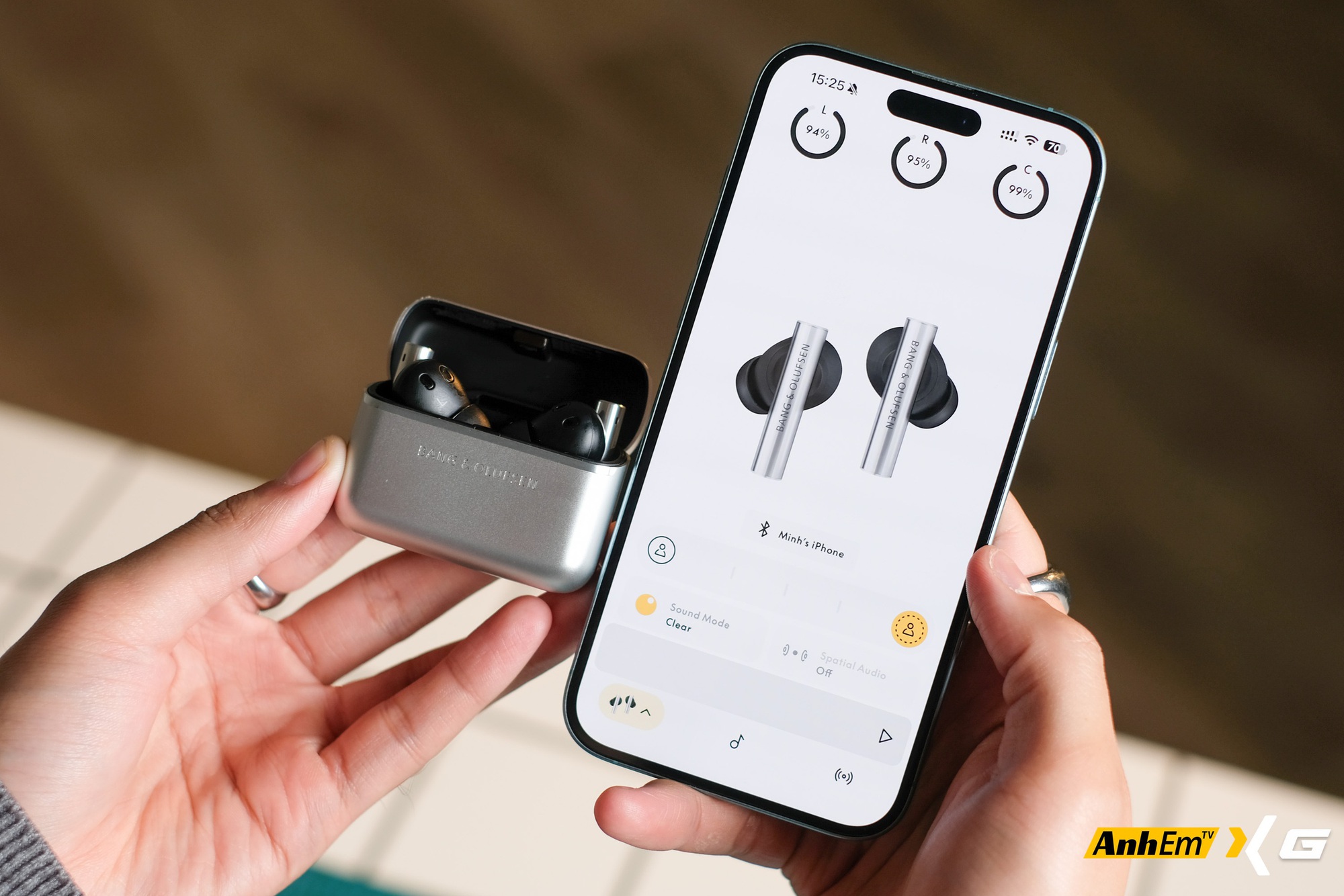 "Tr&ecirc;n tai" mẫu tai nghe TWS gi&aacute;... 47 triệu đồng đắt bậc nhất tại Việt Nam: Liệu c&oacute; g&igrave; hay ho? - Ảnh 14.