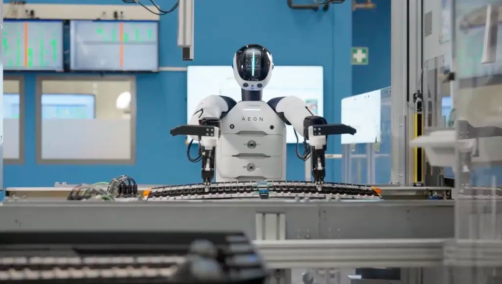 BMW đưa robot h&igrave;nh người v&agrave;o nh&agrave; m&aacute;y ch&acirc;u &Acirc;u, tham vọng bứt tốc giữa cuộc đua sản xuất 5 triệu tỷ USD- Ảnh 1.