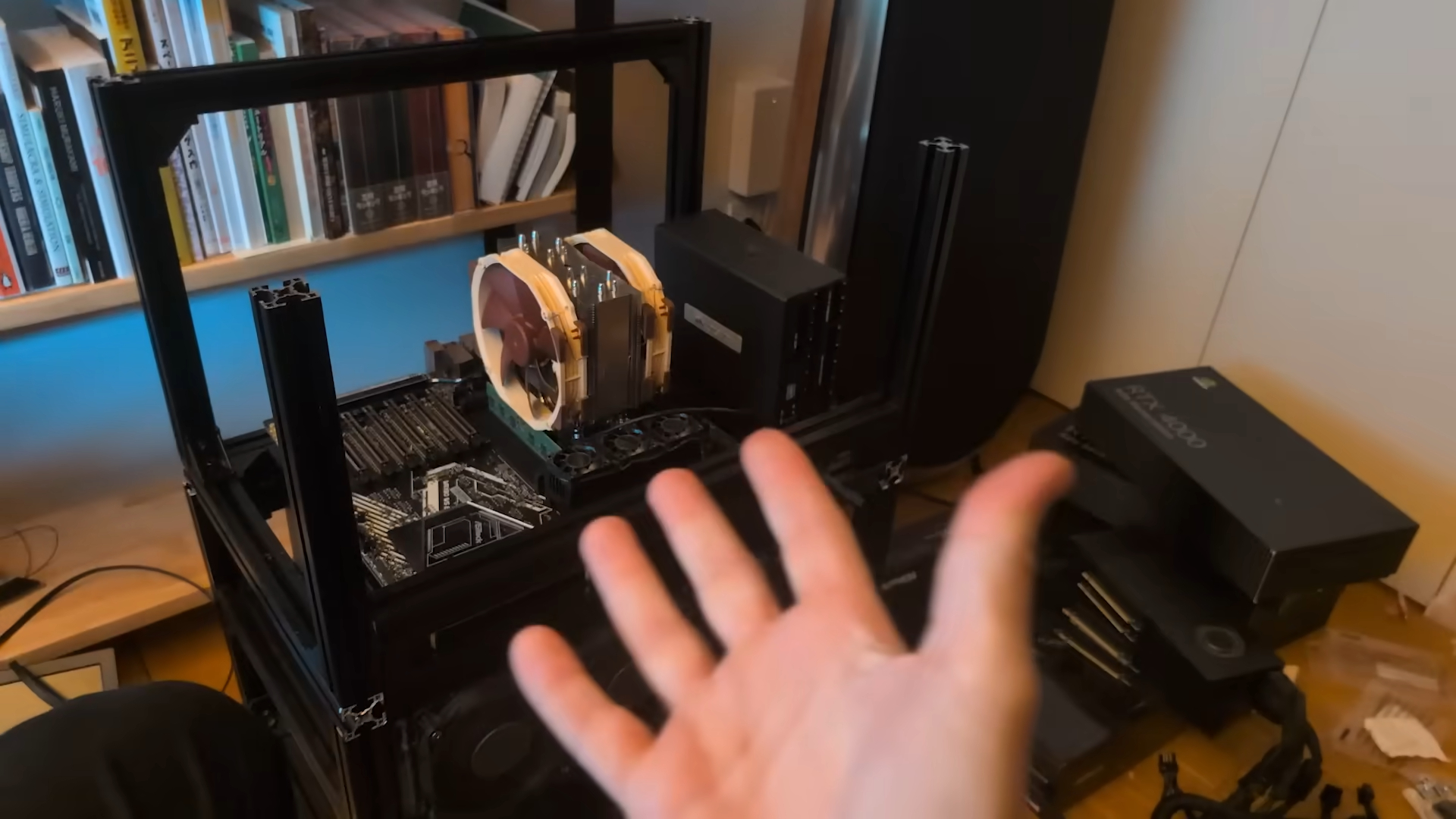 YouTuber PewDiePie tự train AI, tuy&ecirc;n bố vượt GPT-4 nhưng lại "quay xe" v&igrave; l&yacute; do ngớ ngẩn - Ảnh 2.