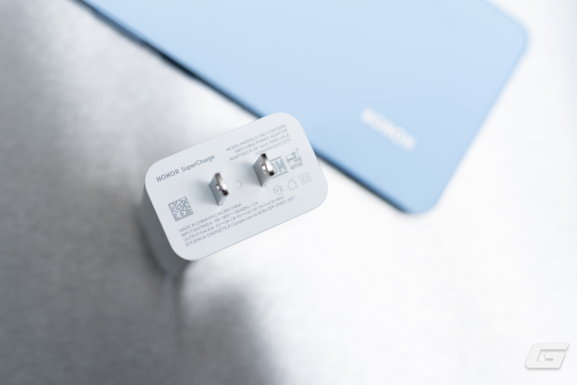 Tr&ecirc;n tay HONOR X8d: Nh&igrave;n mỏng m&agrave; pin tận 7000mAh, c&oacute; t&iacute;nh năng m&agrave; nhiều flagship kh&ocirc;ng c&oacute;, gi&aacute; từ 8 triệu đồng- Ảnh 7.