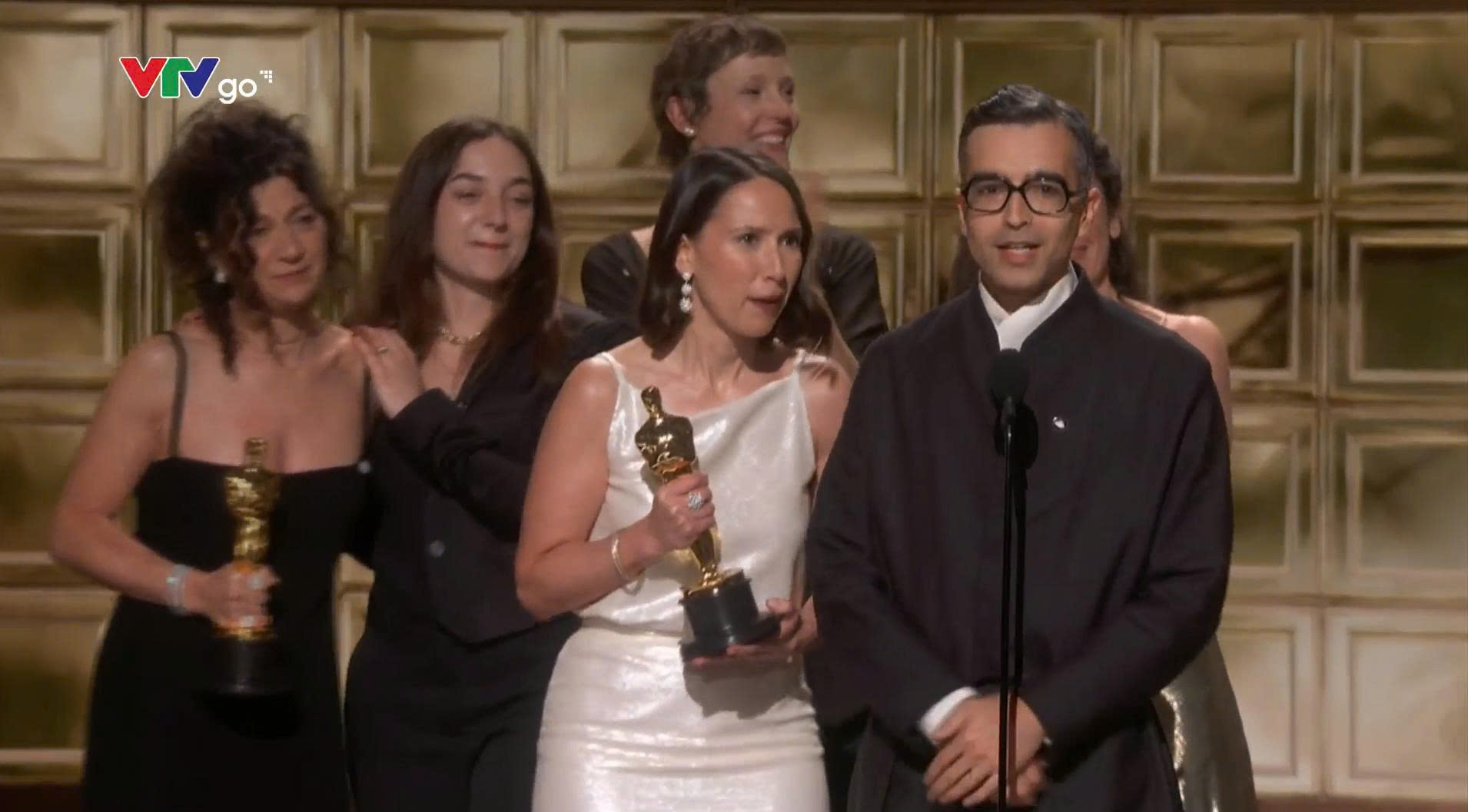 Oscar 2026: Phim của Leonardo DiCaprio thắng lớn, Timoth&eacute;e Chalamet kh&ocirc;ng thể chạm tay đến tượng v&agrave;ng- Ảnh 21.