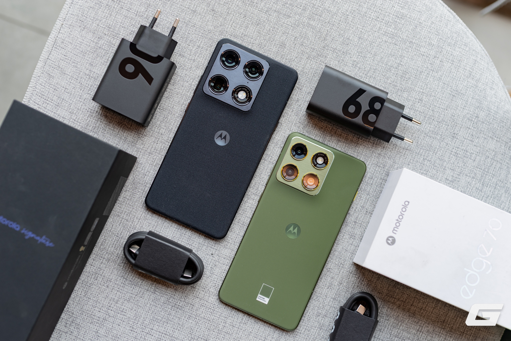 Cận cảnh Signature v&agrave; Edge 70: Bộ đ&ocirc;i Flagship mới của Motorola c&oacute; g&igrave; đặc biệt? - Ảnh 1.