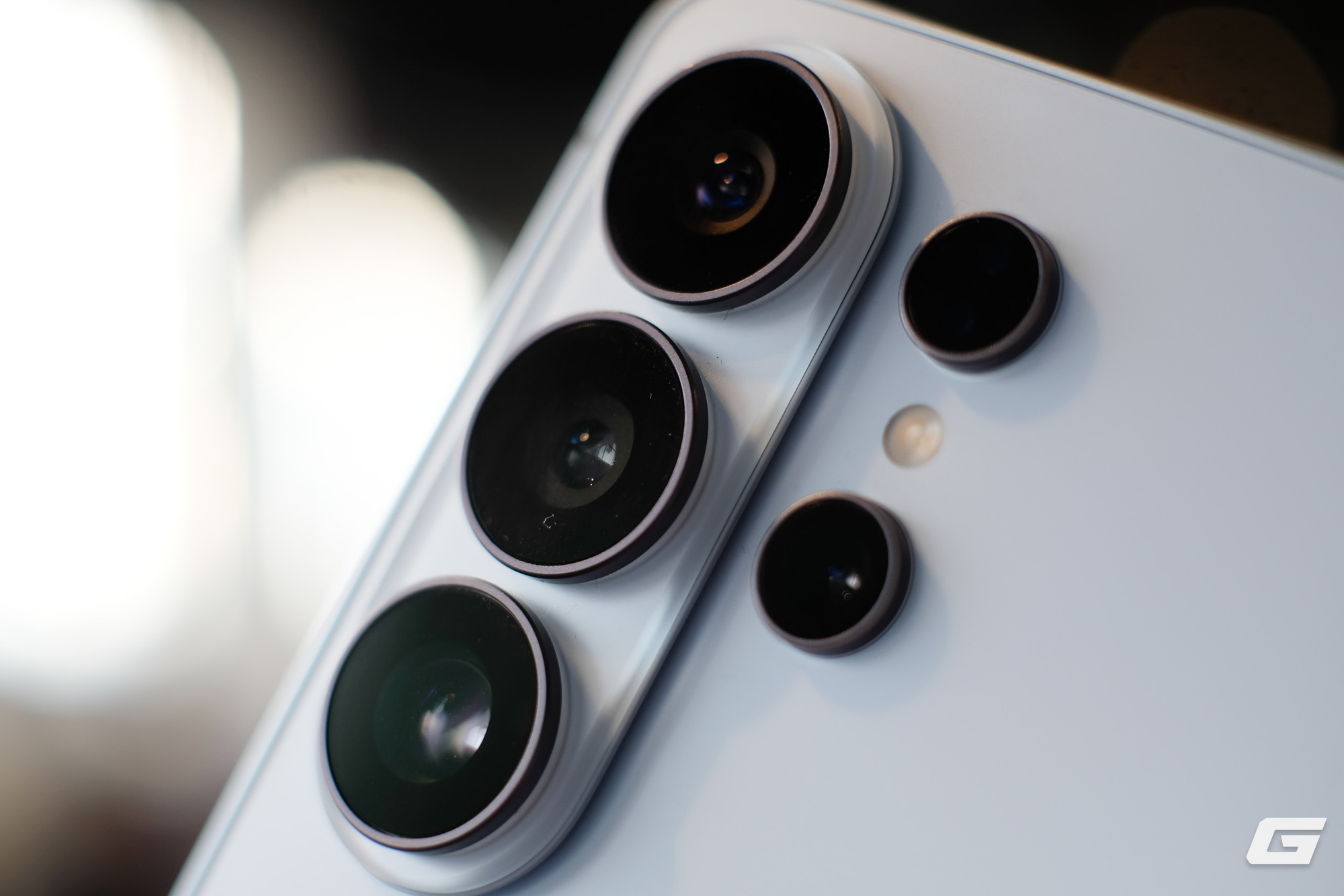 Samsung n&oacute;i g&igrave; về camera Galaxy S26: Kh&ocirc;ng chạy đua phần cứng, AI vẫn &ldquo;đi sau&rdquo; ở kh&acirc;u chụp - Ảnh 3.