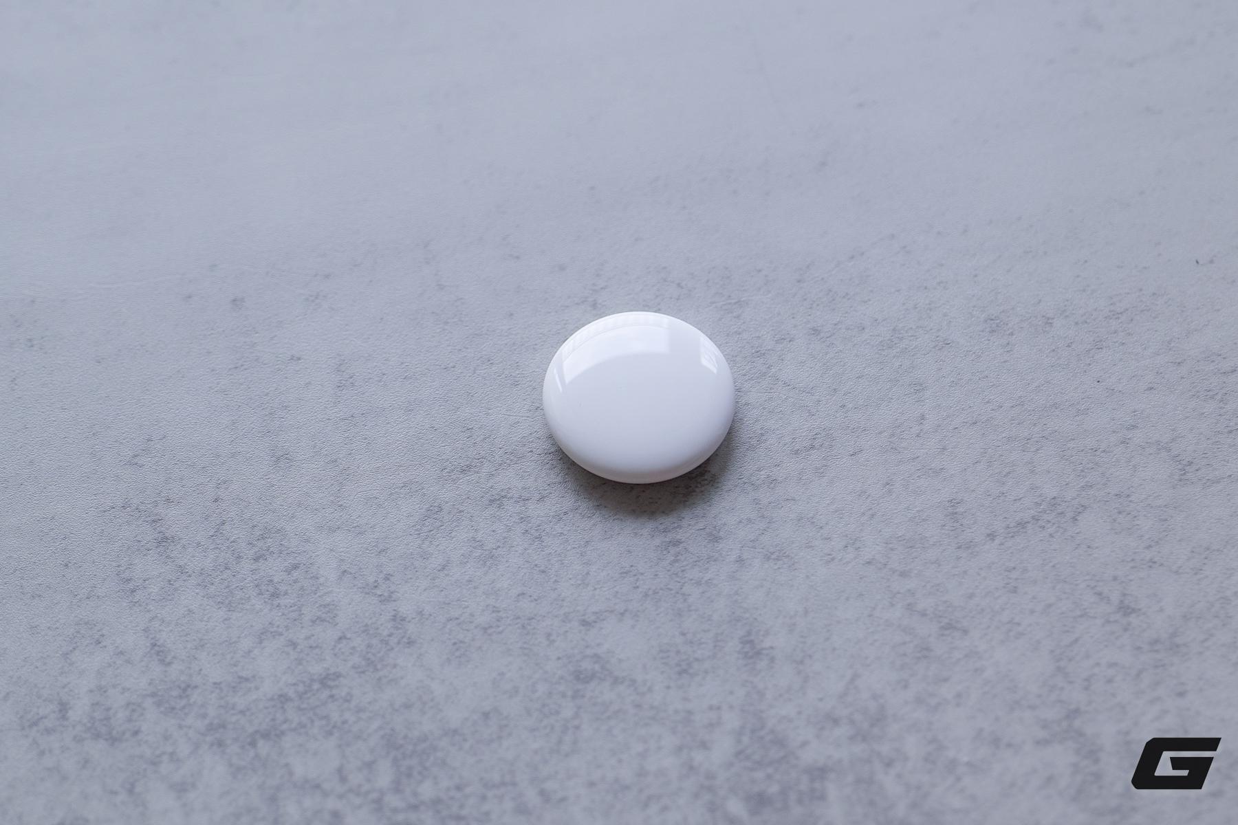 Tr&ecirc;n tay AirTag mới: Vẫn l&agrave; ngoại h&igrave;nh tiện dụng quen thuộc, nhưng "nội c&ocirc;ng" d&ograve; t&igrave;m đ&atilde; đạt đến đẳng cấp mới - Ảnh 2.