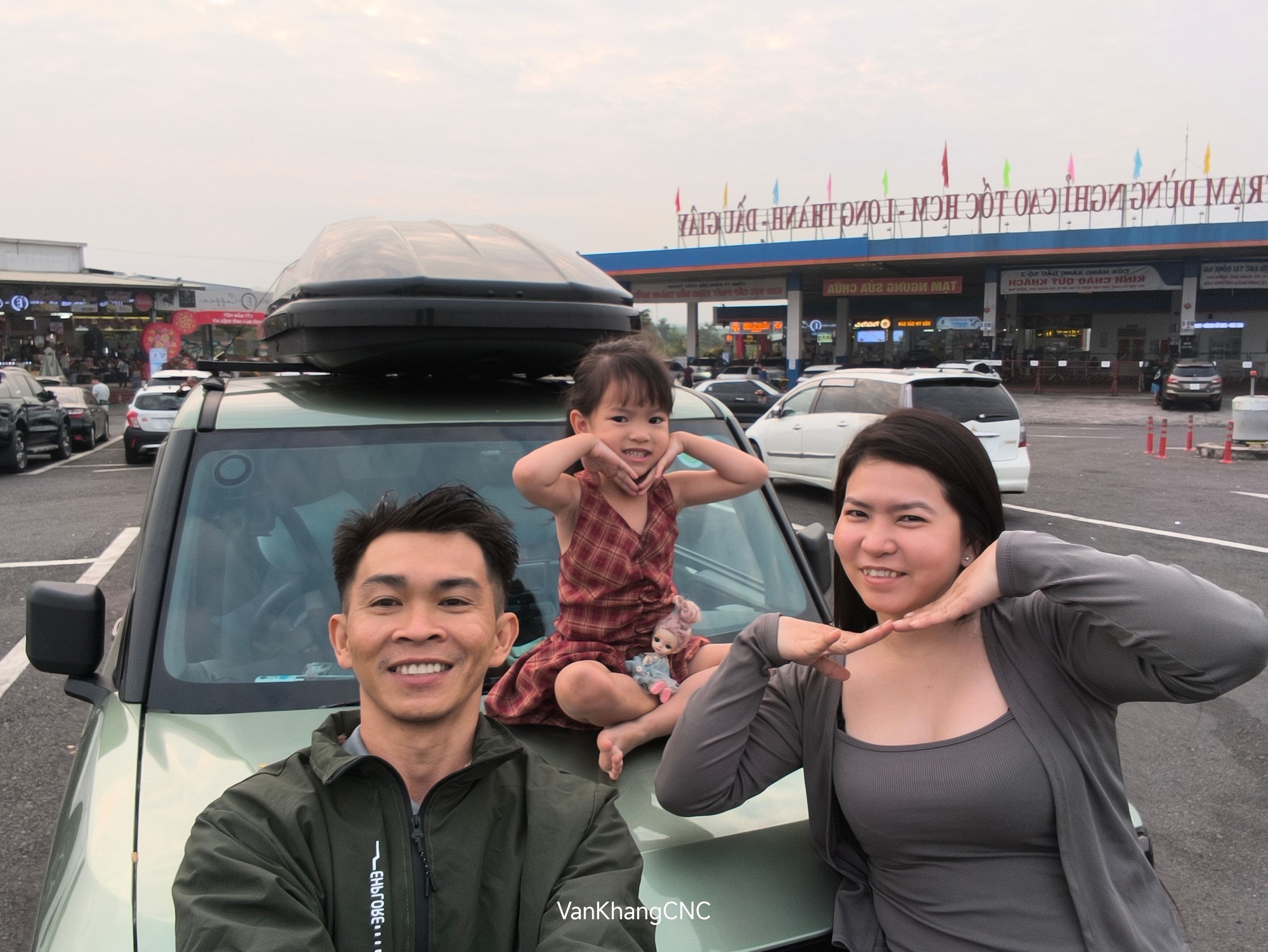 Xuy&ecirc;n Việt 5.500 km bằng VinFast VF 3: Sạc 53 lần, ngủ tr&ecirc;n xe thoải m&aacute;i, tiết kiệm hơn chục triệu v&agrave; vượt đ&egrave;o M&atilde; P&igrave; L&egrave;ng ngon ơ- Ảnh 1.