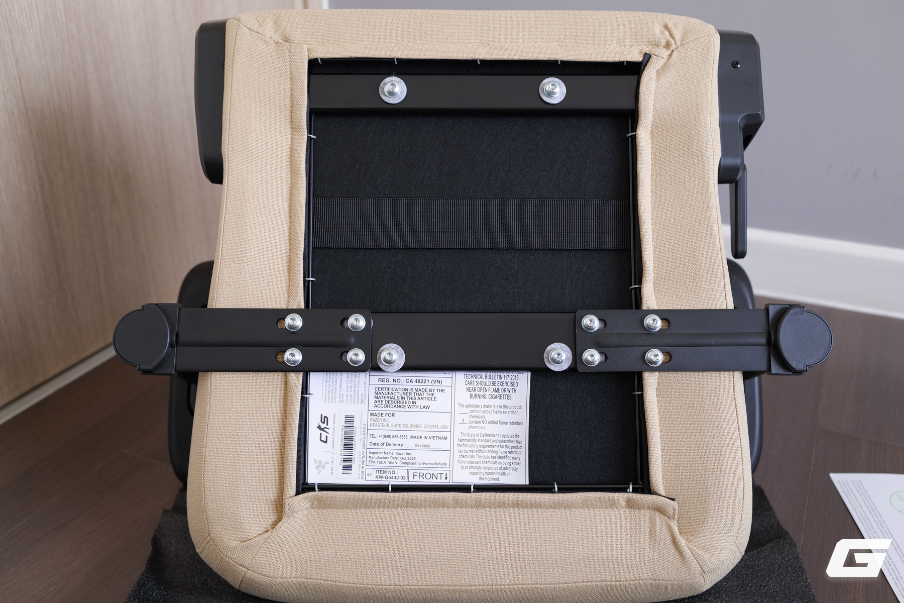 Sờ tận tay "rồng thần" Dragon Lore ngo&agrave;i đời thực với Razer Iskur V2 X CS2 Edition: - Ảnh 15.