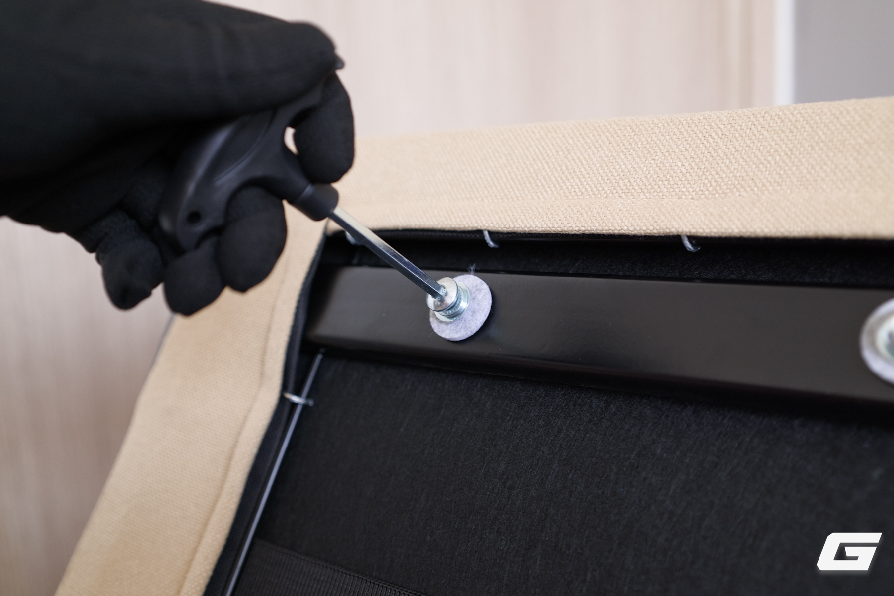 Sờ tận tay "rồng thần" Dragon Lore ngo&agrave;i đời thực với Razer Iskur V2 X CS2 Edition: - Ảnh 16.