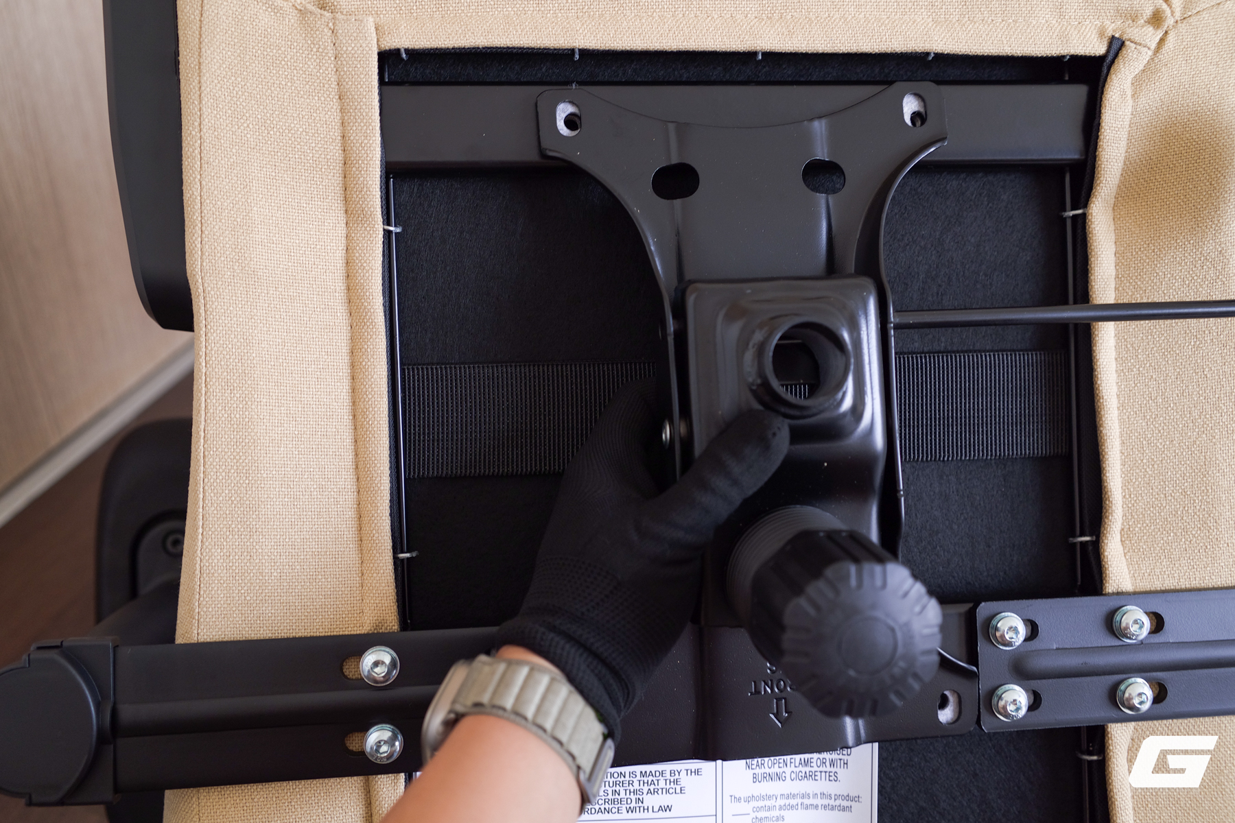 Sờ tận tay "rồng thần" Dragon Lore ngo&agrave;i đời thực với Razer Iskur V2 X CS2 Edition: - Ảnh 19.