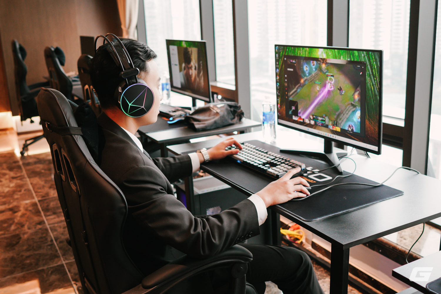 Kh&aacute;ch sạn 5 sao Grand Plaza H&agrave; Nội mở ri&ecirc;ng ph&ograve;ng giải tr&iacute; cho game thủ: Đầy đủ từ m&aacute;y t&iacute;nh, PlayStation 5 cho tới Nintendo Switch 2 - Ảnh 3.