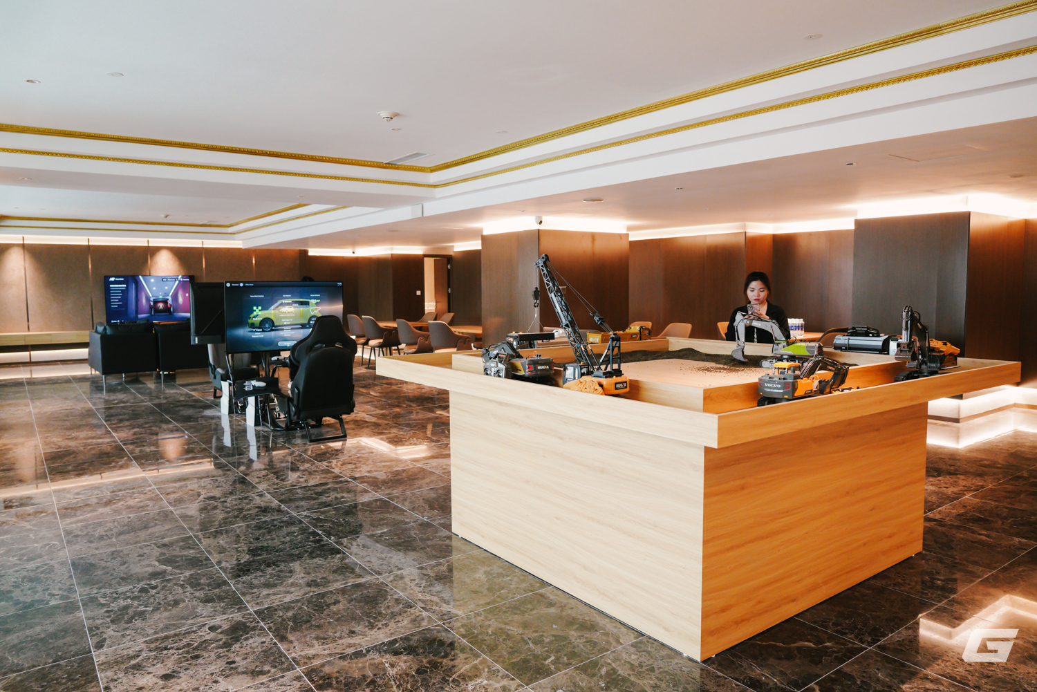 Kh&aacute;ch sạn 5 sao Grand Plaza H&agrave; Nội mở ri&ecirc;ng ph&ograve;ng giải tr&iacute; cho game thủ: Đầy đủ từ m&aacute;y t&iacute;nh, PlayStation 5 cho tới Nintendo Switch 2 - Ảnh 1.