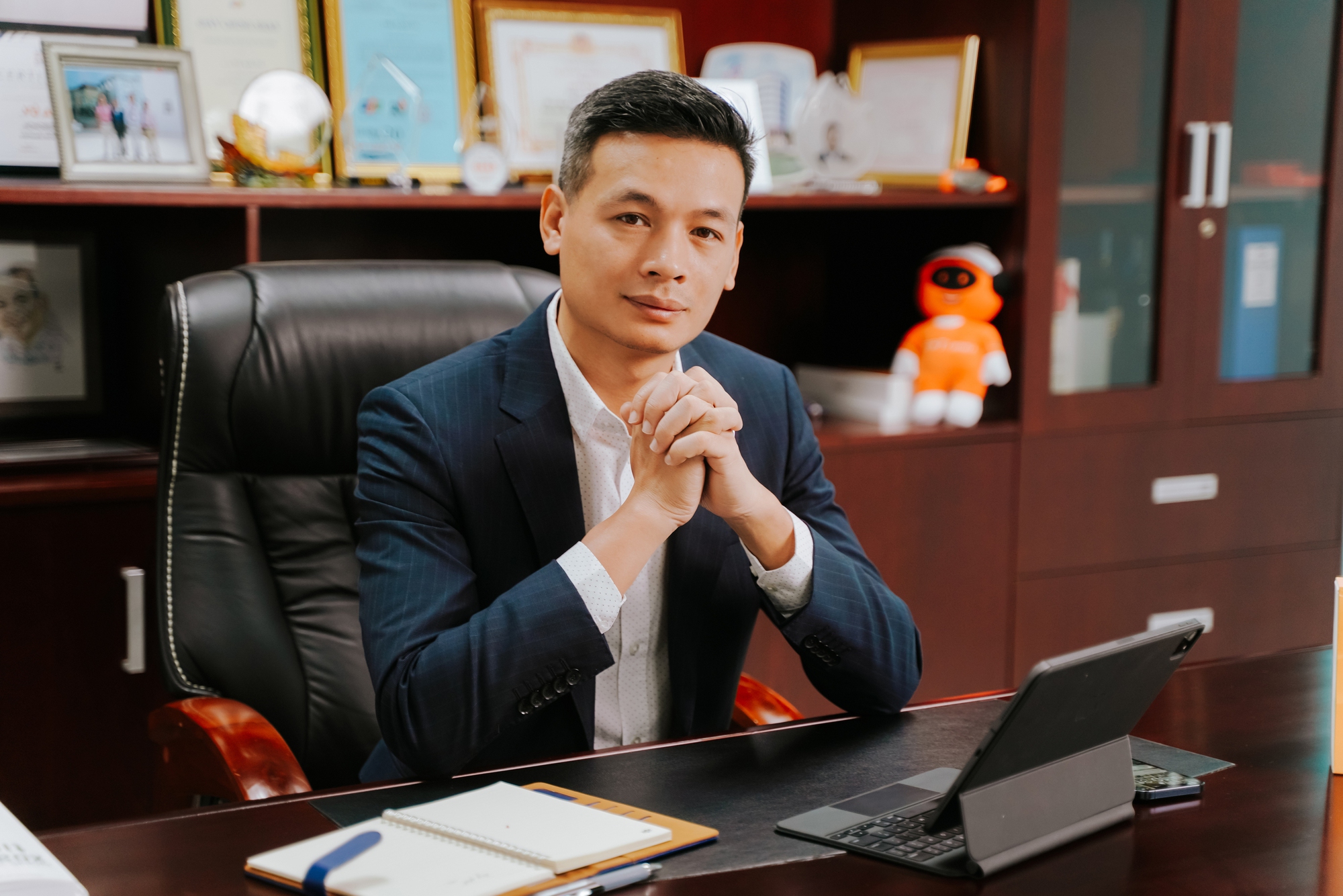 Tiến sĩ Việt Nam trong Top 150 l&atilde;nh đạo AI to&agrave;n cầu được bổ nhiệm l&agrave;m Gi&aacute;m đốc C&ocirc;ng nghệ FPT - Ảnh 2.