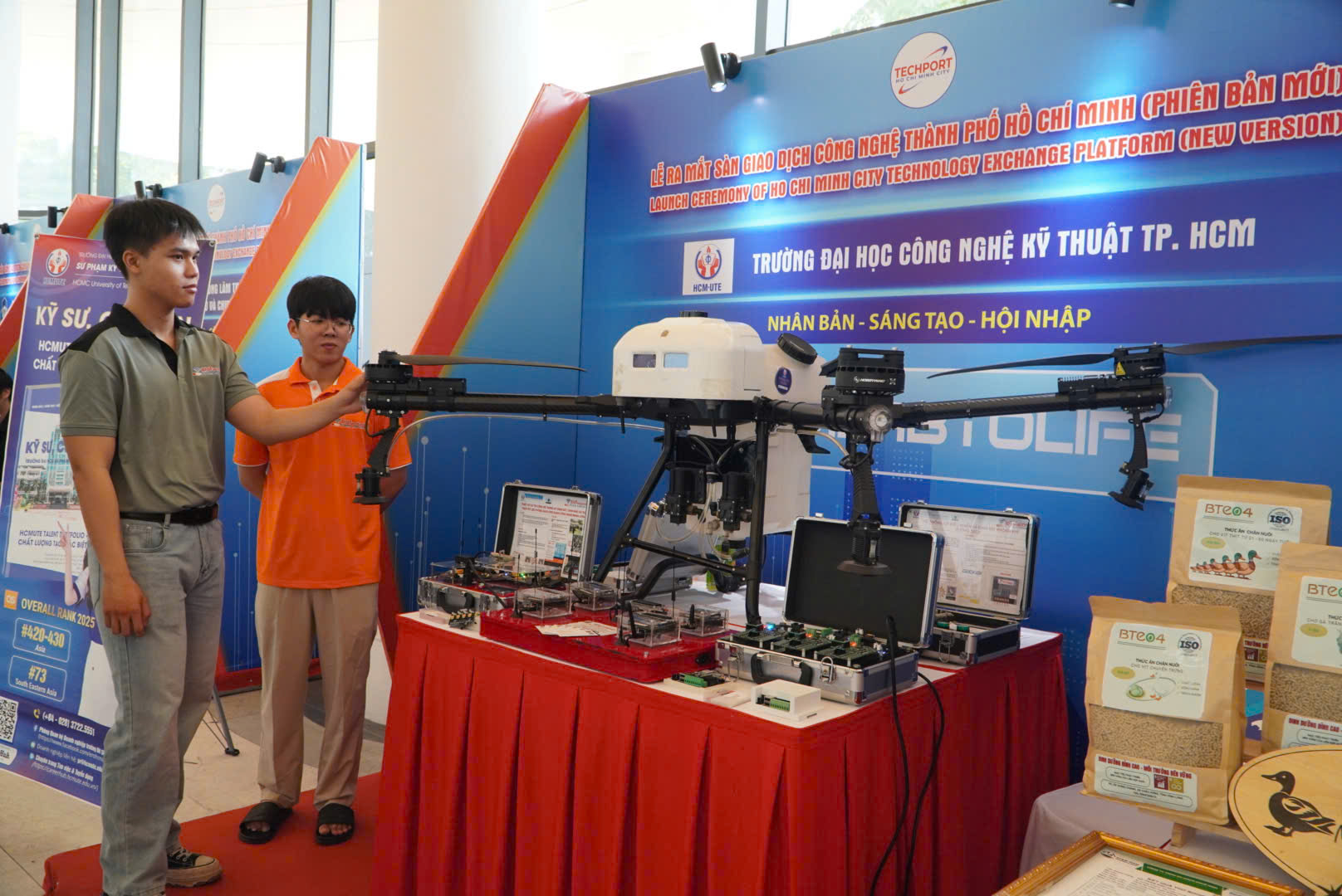 TPHCM ch&iacute;nh thức ra mắt s&agrave;n giao dịch c&ocirc;ng nghệ - Ảnh 6.