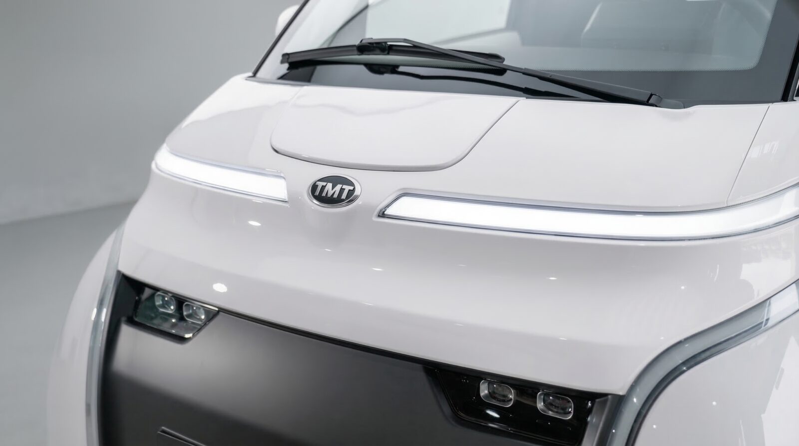 &Ocirc; t&ocirc; điện Việt Nam gi&aacute; từ 148 triệu đồng sắp ra mắt: Th&aacute;o pin như xe m&aacute;y, sạc được tại nh&agrave;, chạy gần 10 v&ograve;ng Hồ T&acirc;y mới hết pin- Ảnh 4.