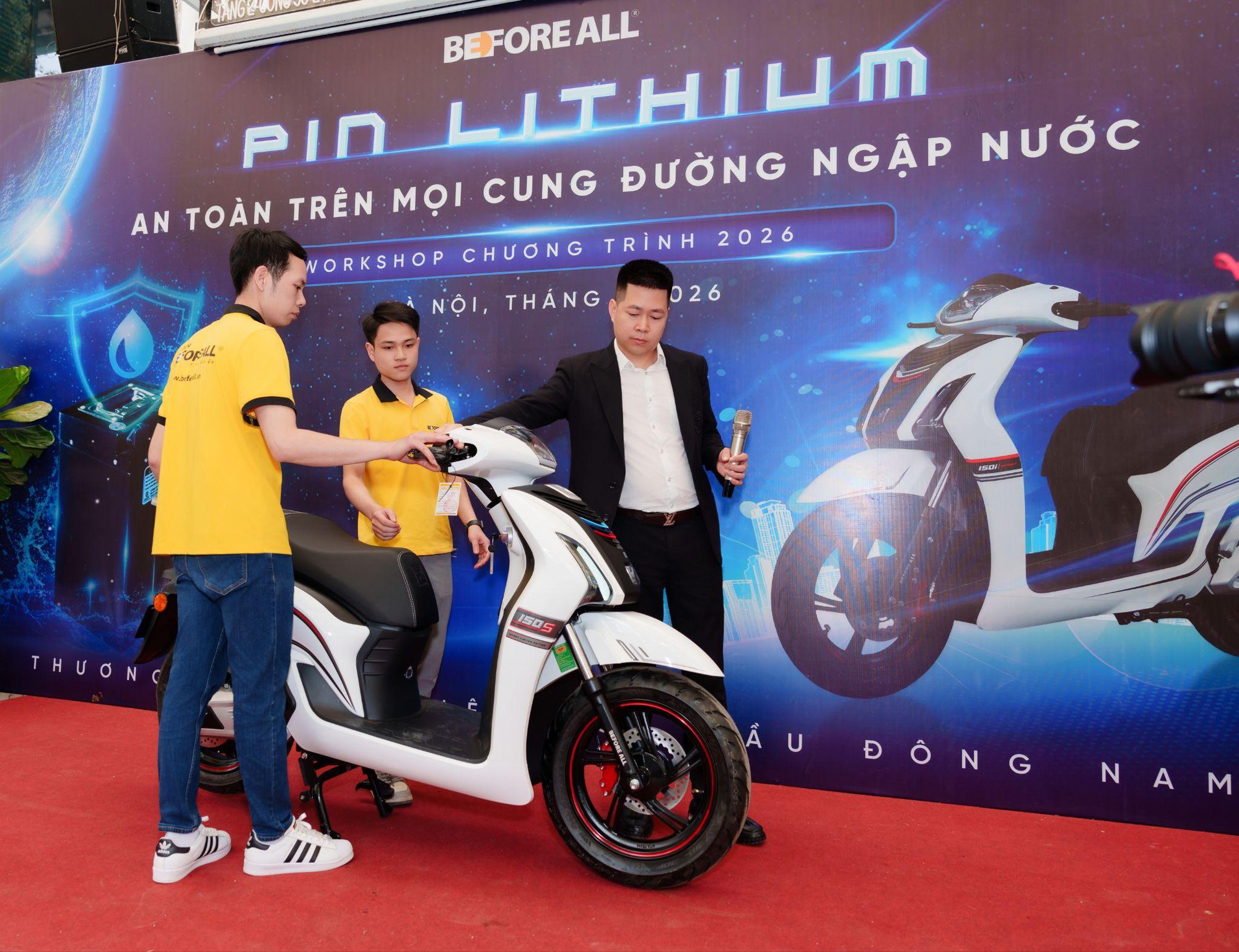 Pin xe điện ph&aacute;t triển thế n&agrave;o? Before All l&agrave; ai? - Ảnh 1.